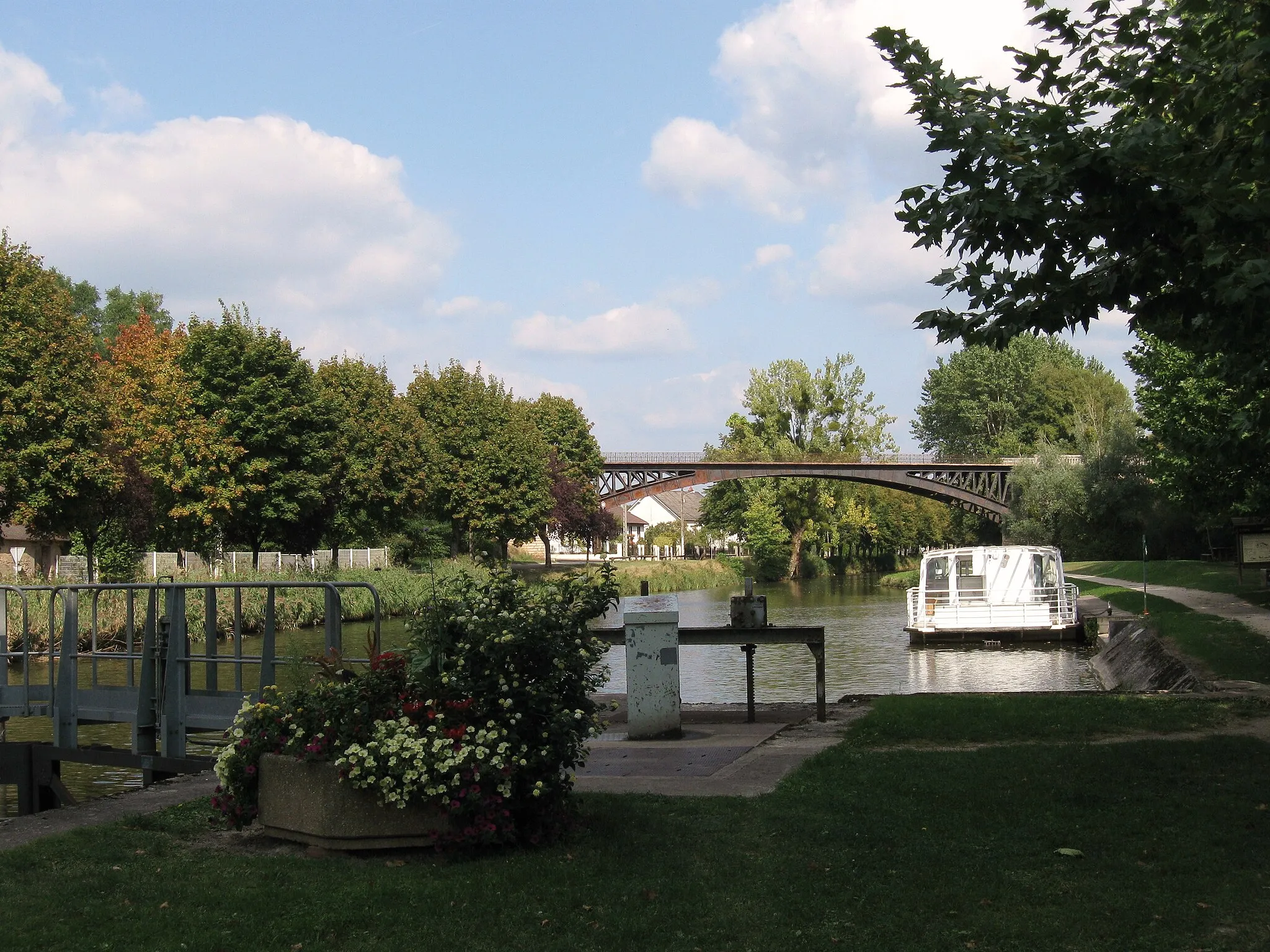 Photo showing: Canal d'Orléans, Mardié, Loiret, France