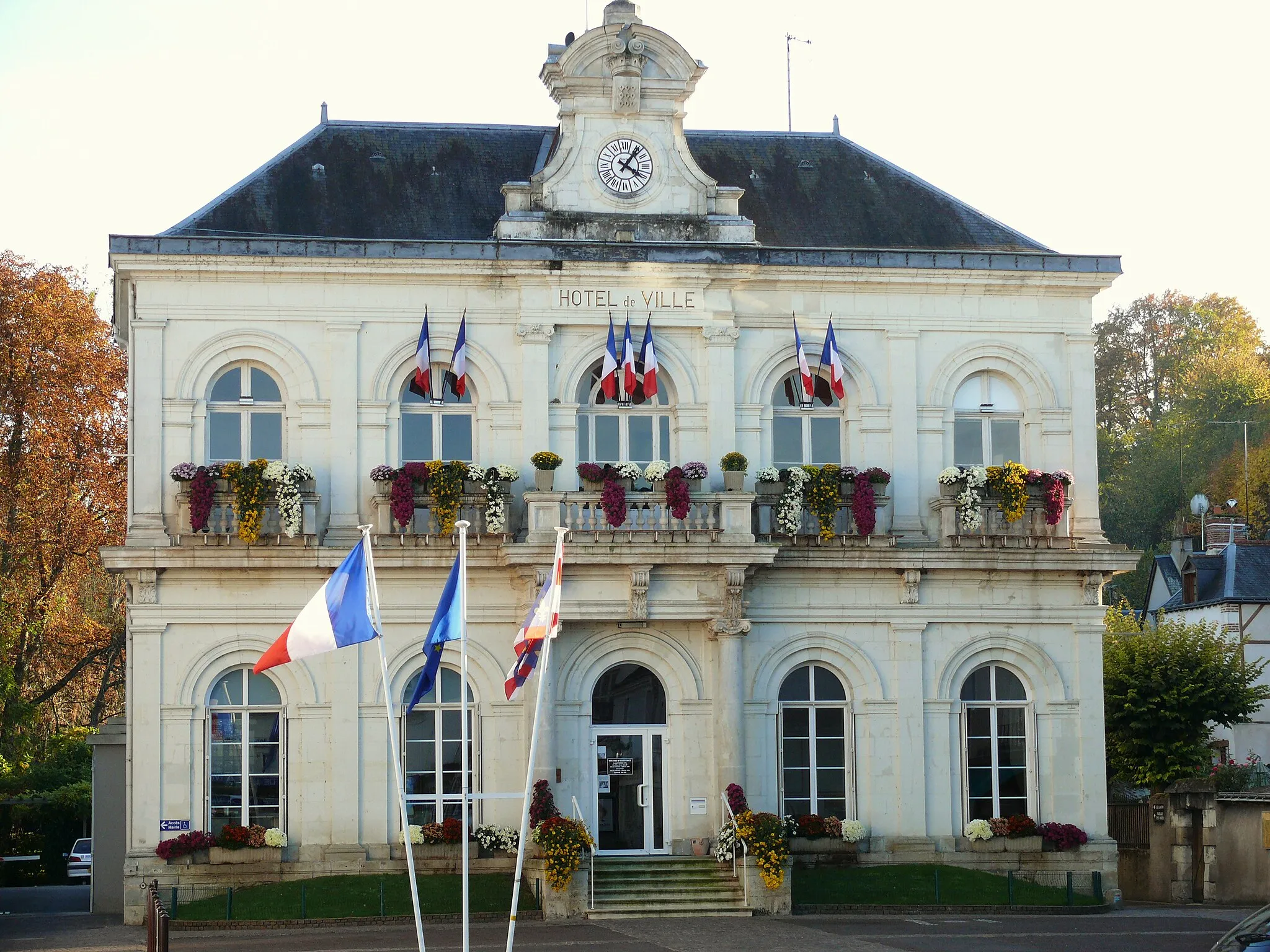 Photo showing: Montbazon - Hôtel de ville