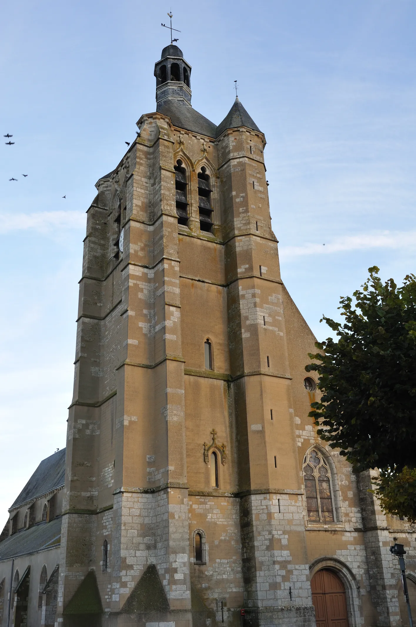 Photo showing: Église Saint-Symphorien, Neuville-aux-Bois, Loiret, France