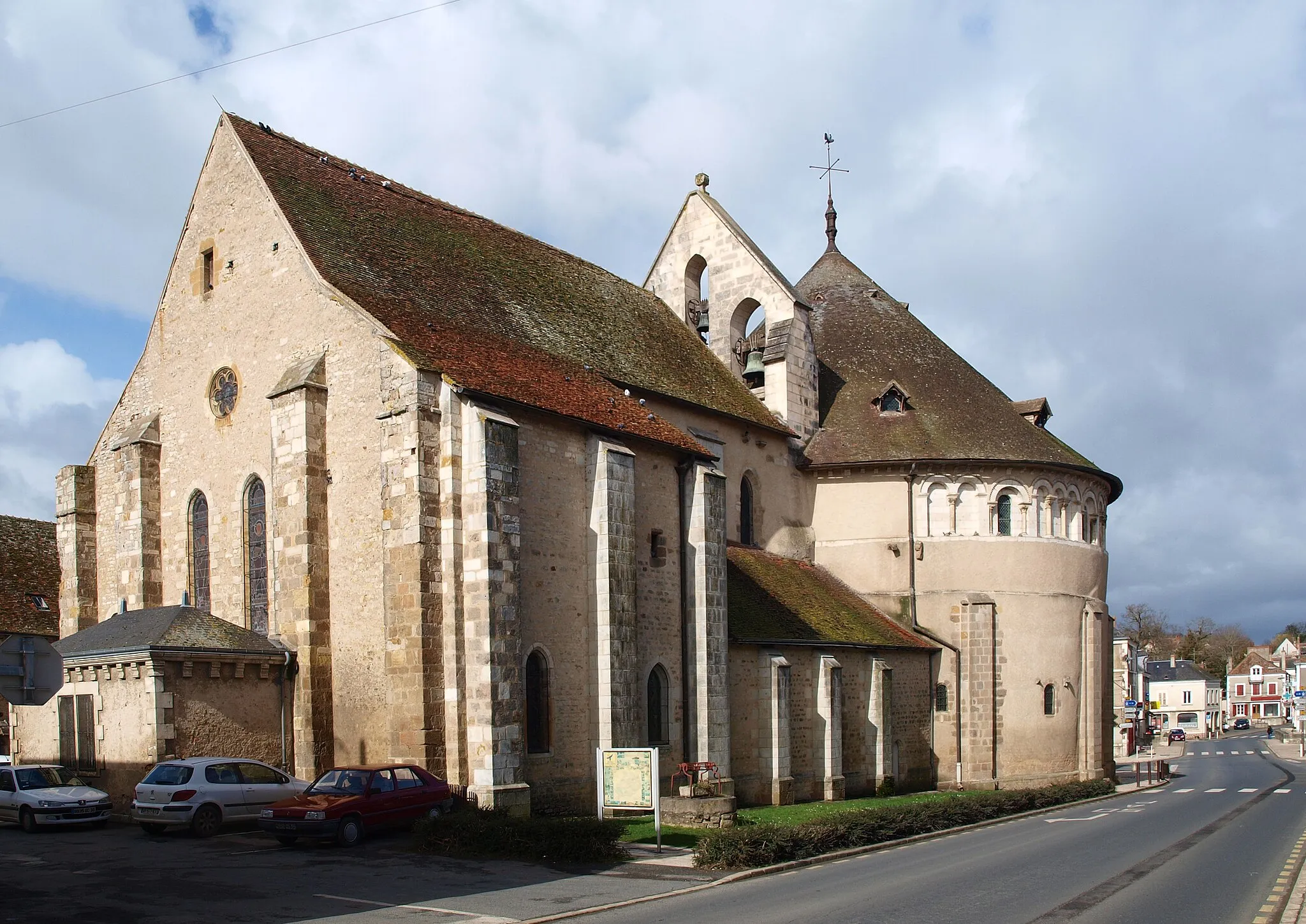 Photo showing: Église Saint-Étienne de Neuvy-Saint-Sépulchre (Indre, France)