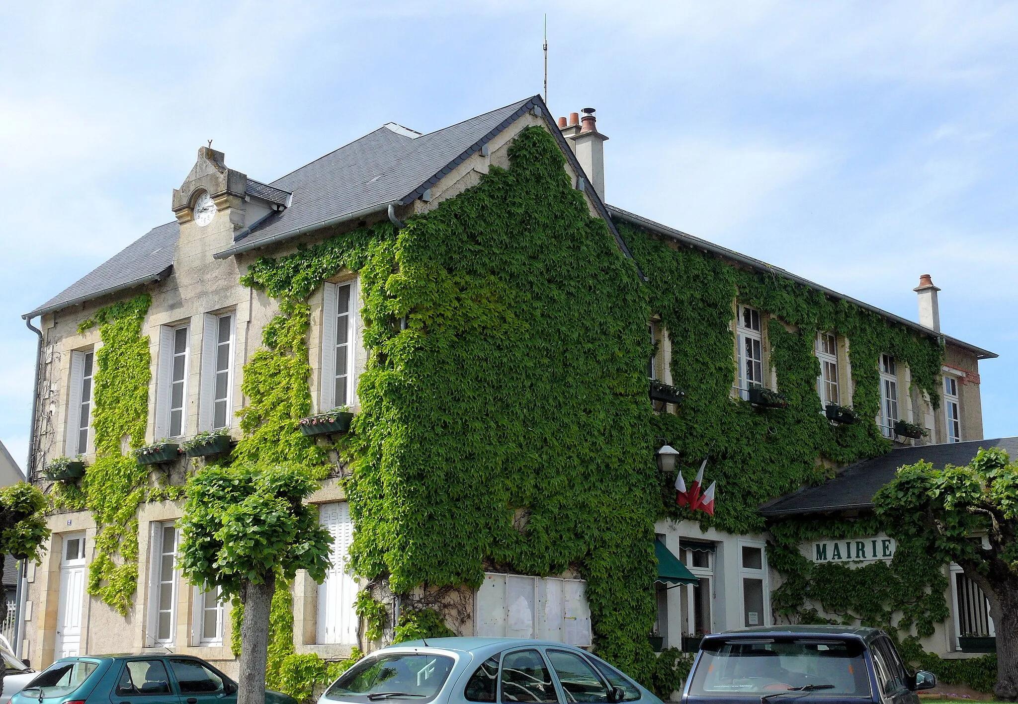 Photo showing: Orval (Cher) - Mairie