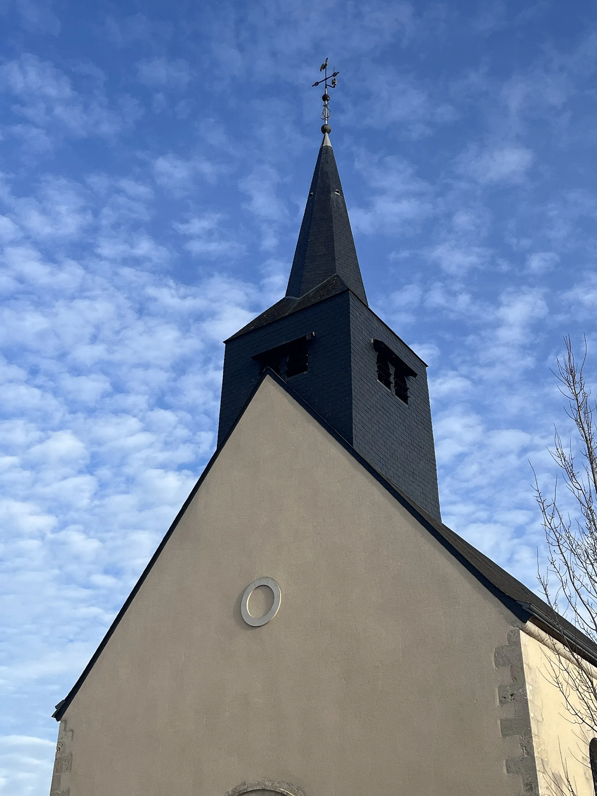 Photo showing: Église Saint-Pierre de Poilly-lez-Gien (clocher) en novembre 2023.