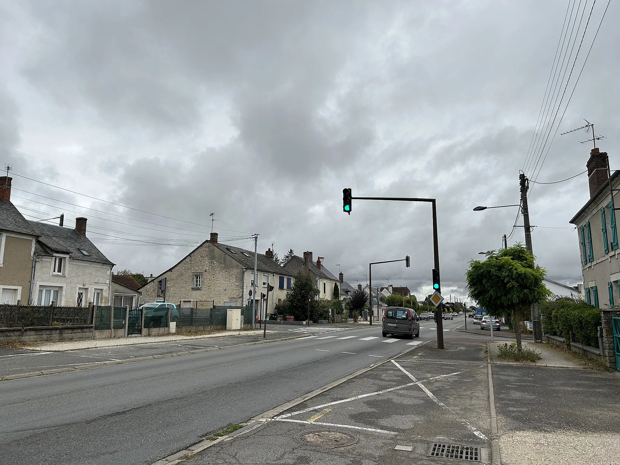 Photo showing: Saint-Germain-du-Puy - avenue du général De Gaulle