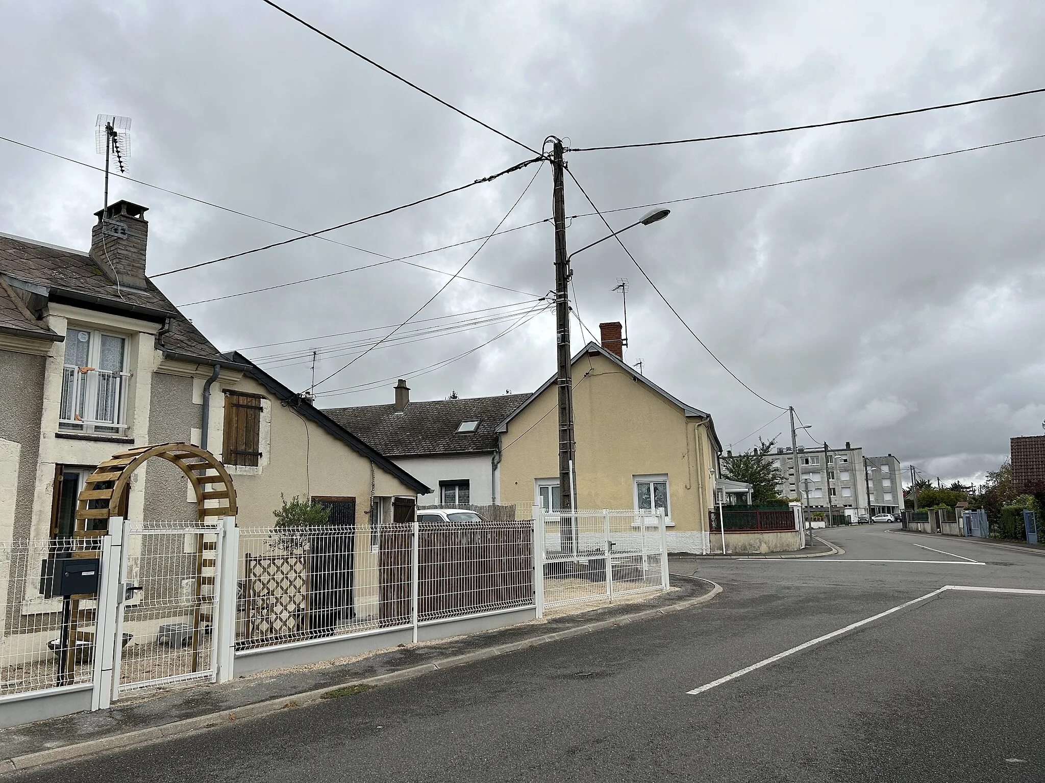 Photo showing: Saint-Germain-du-Puy - maisons