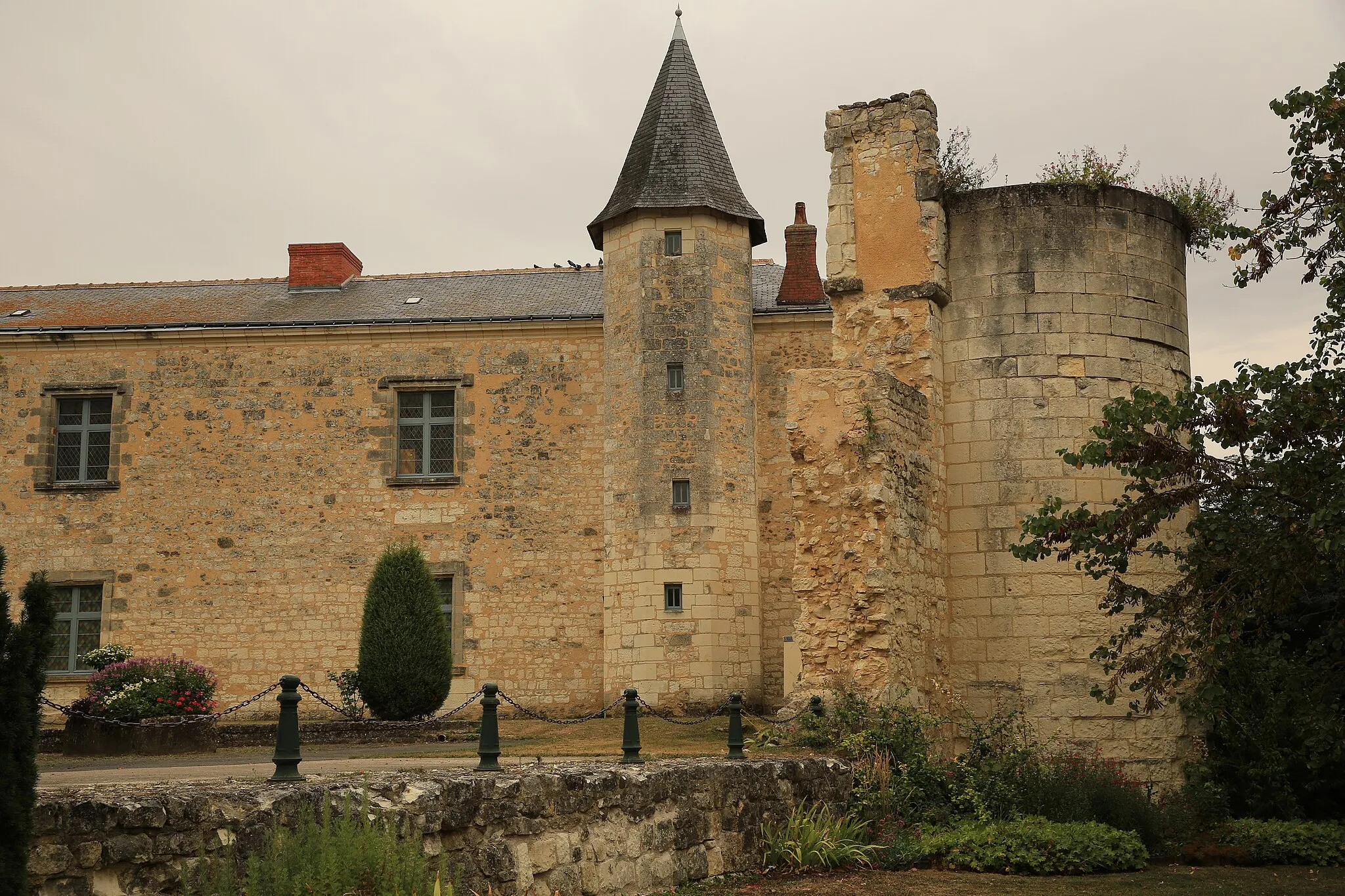 Photo showing: Castle of Sainte-Maure-de-Touraine, august 2015