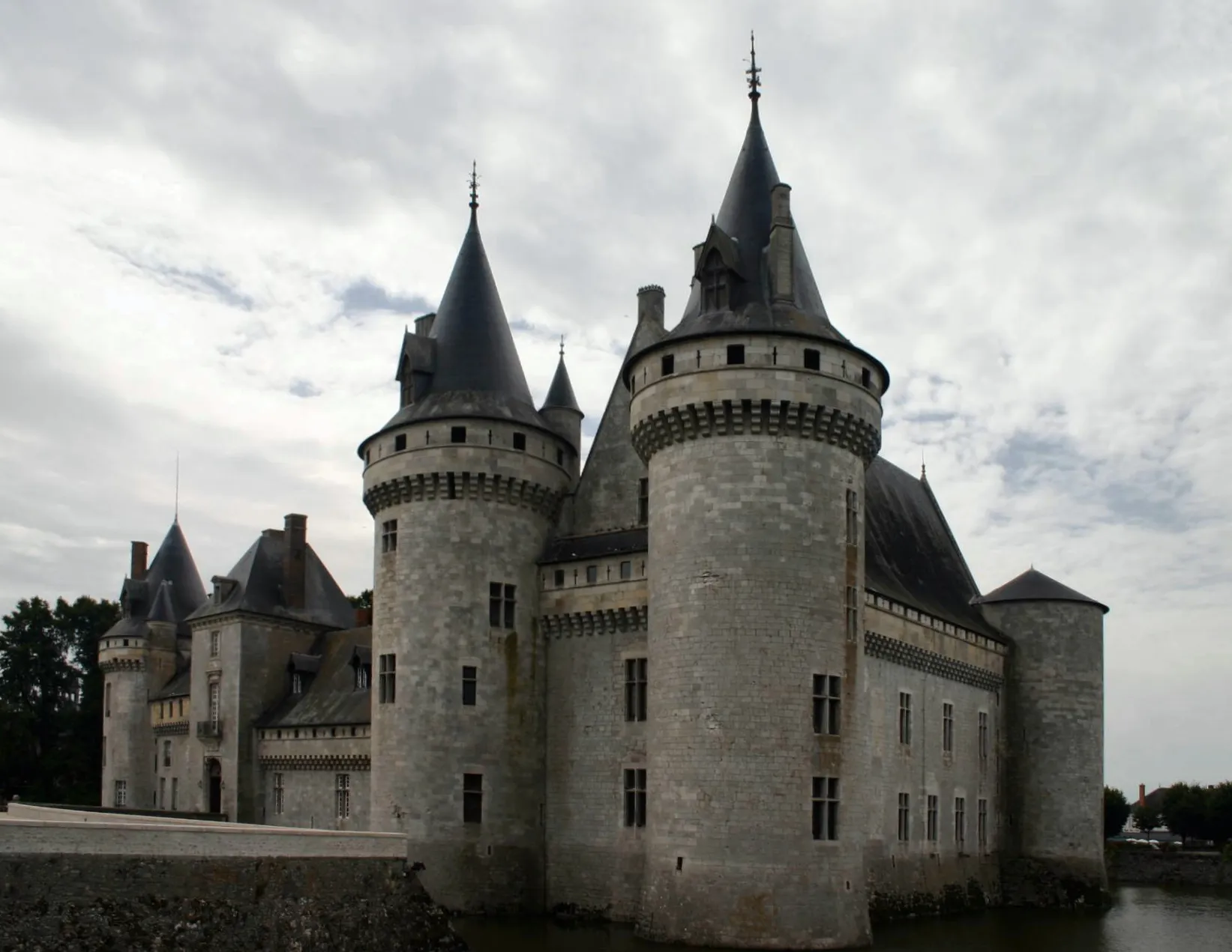 Photo showing: The château de Sully-sur-Loire, northern aspect