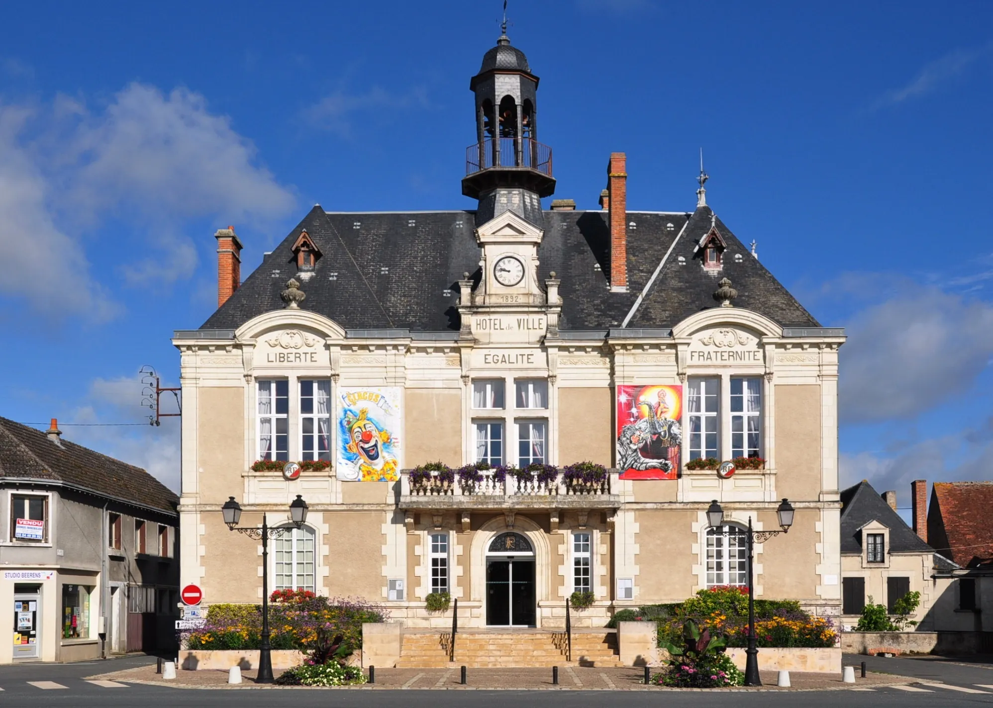 Photo showing: Town Hall (of 1892) of Vatan (Indre, France)
