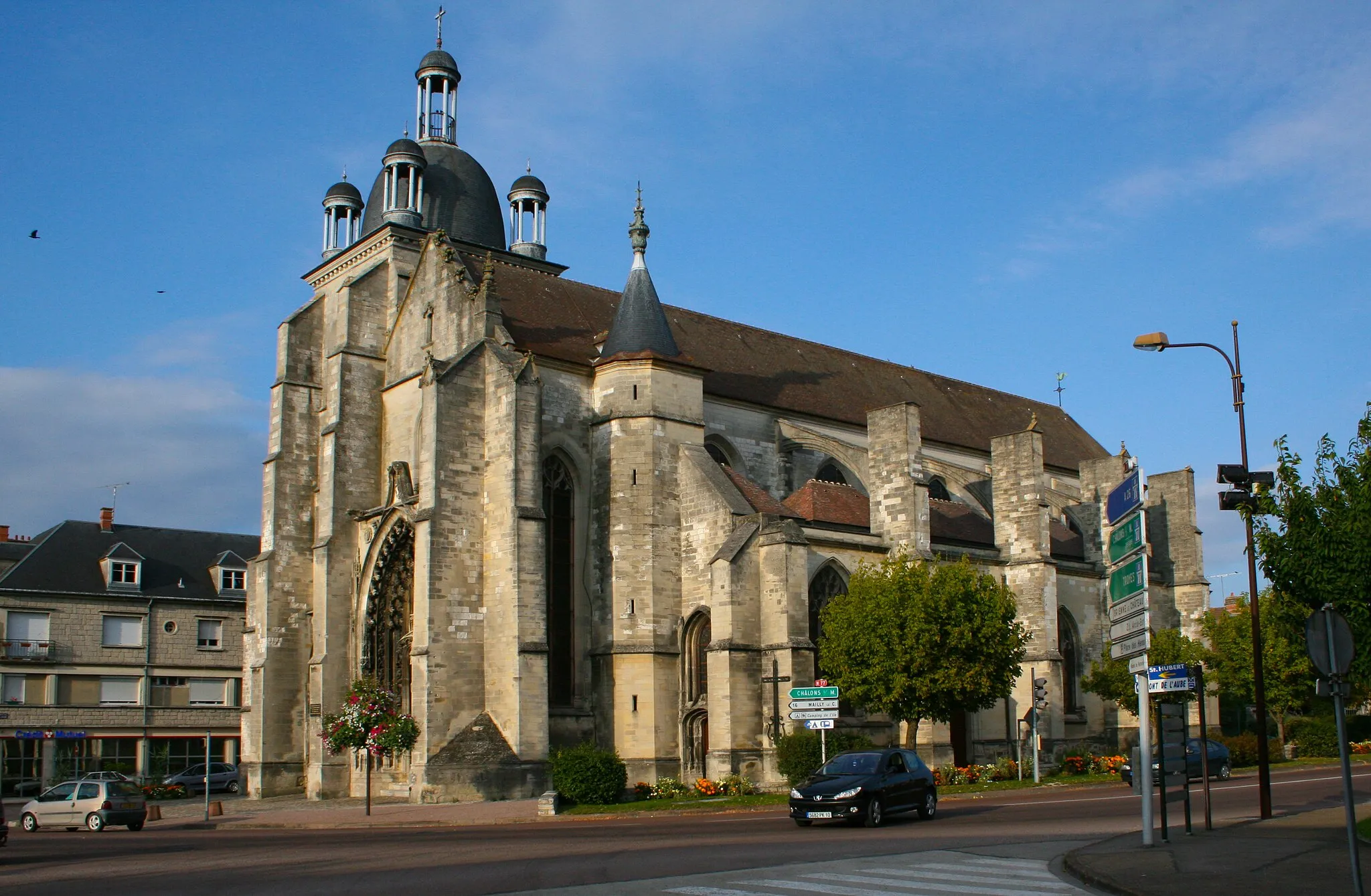 Photo showing: Église Saint-Étienne d'Arcis-sur-Aube, classée monument historique en 1840.