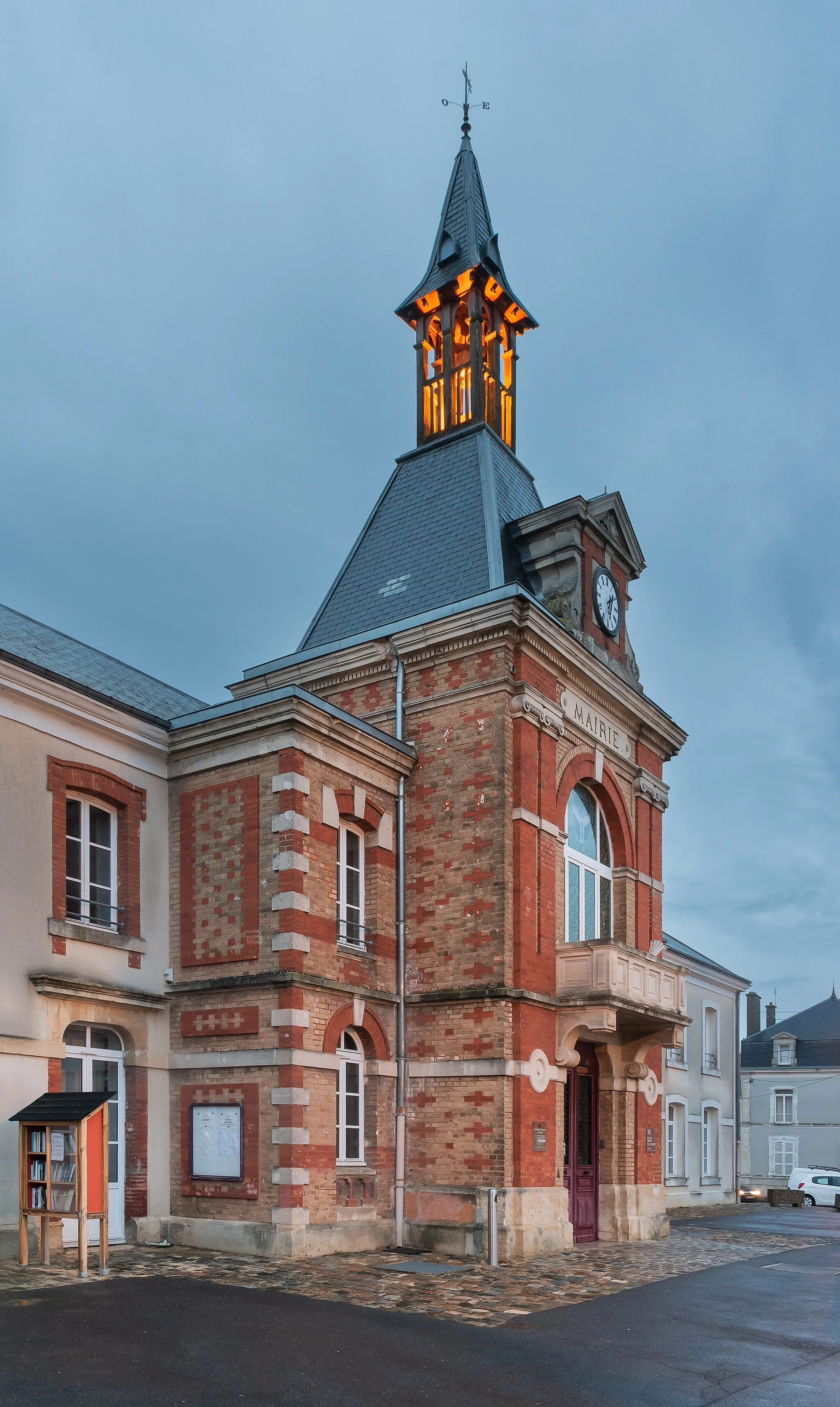 Photo showing: Town hall of Bazancourt, Marne, France