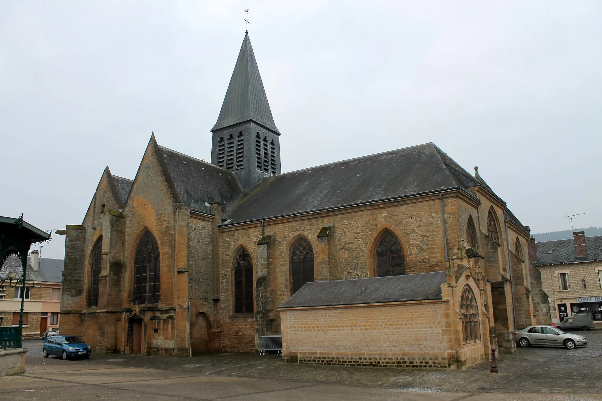Photo showing: Eglise Saint-Onésime, à Donchery.