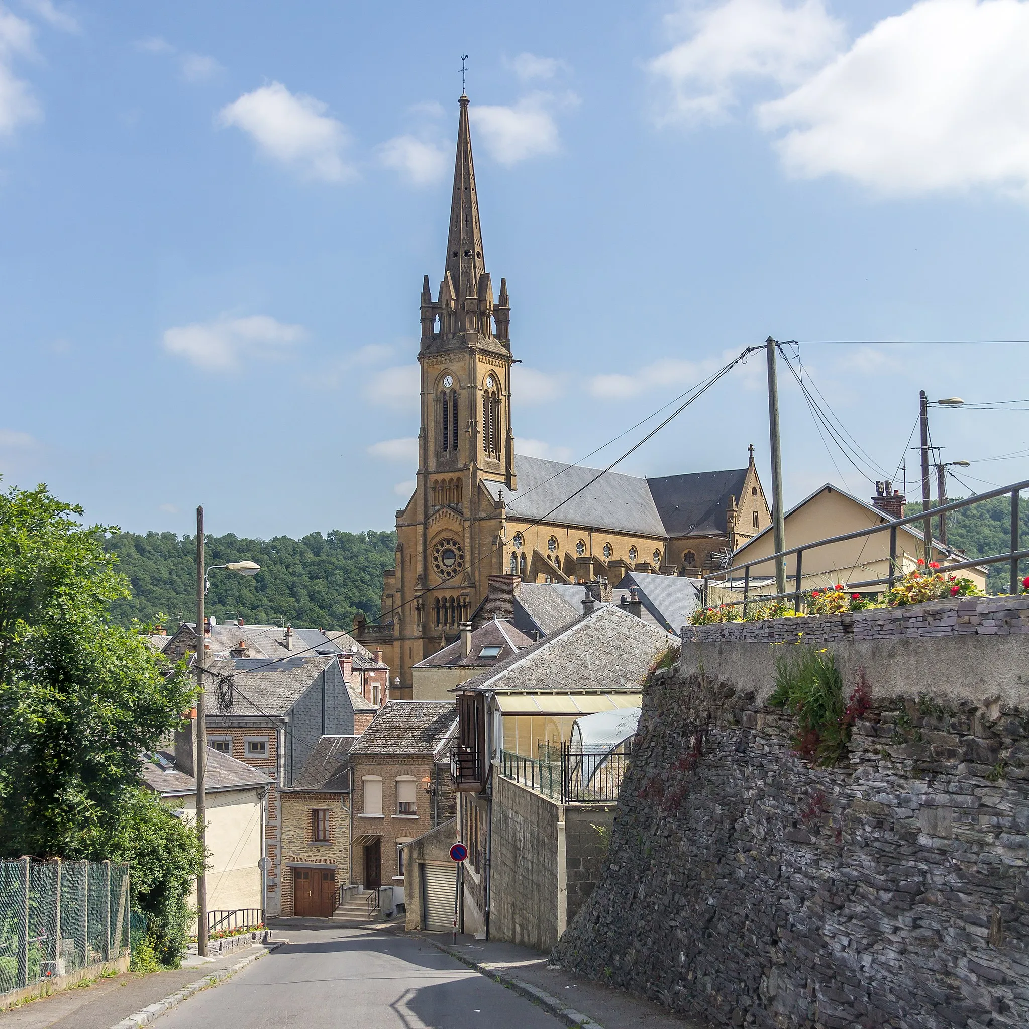 Photo showing: Church Saint-Georges, Fumay, France