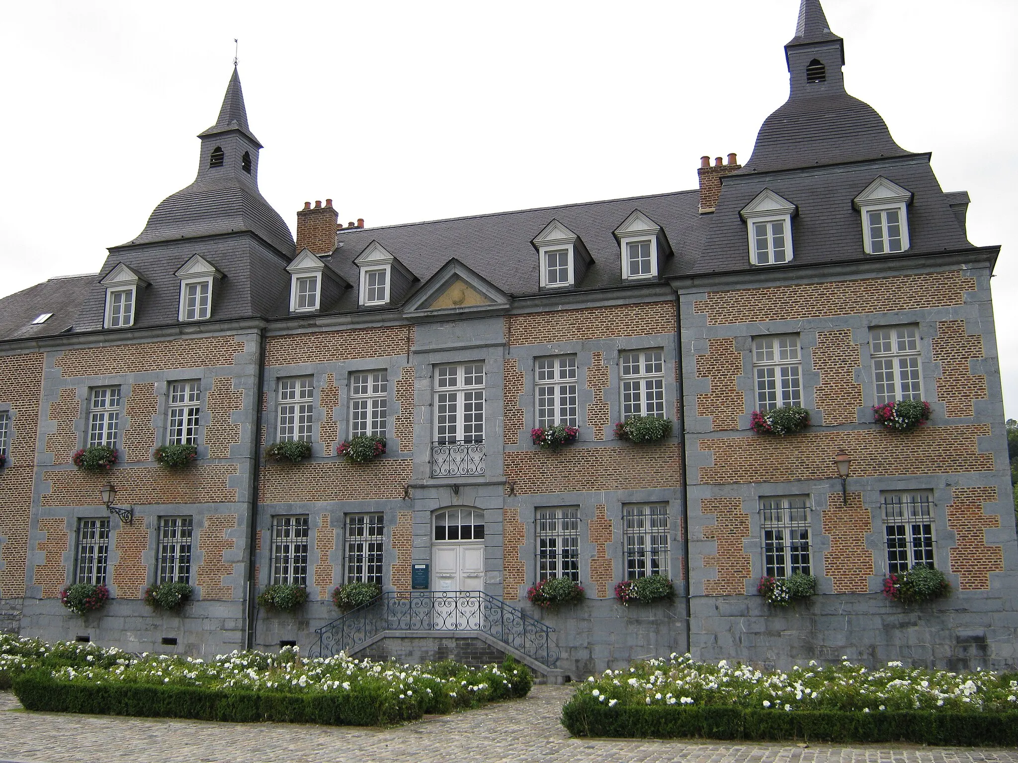 Photo showing: This building is inscrit au titre des monuments historiques de la France. It is indexed in the base Mérimée, a database of architectural heritage maintained by the French Ministry of Culture, under the reference PA00078440 .