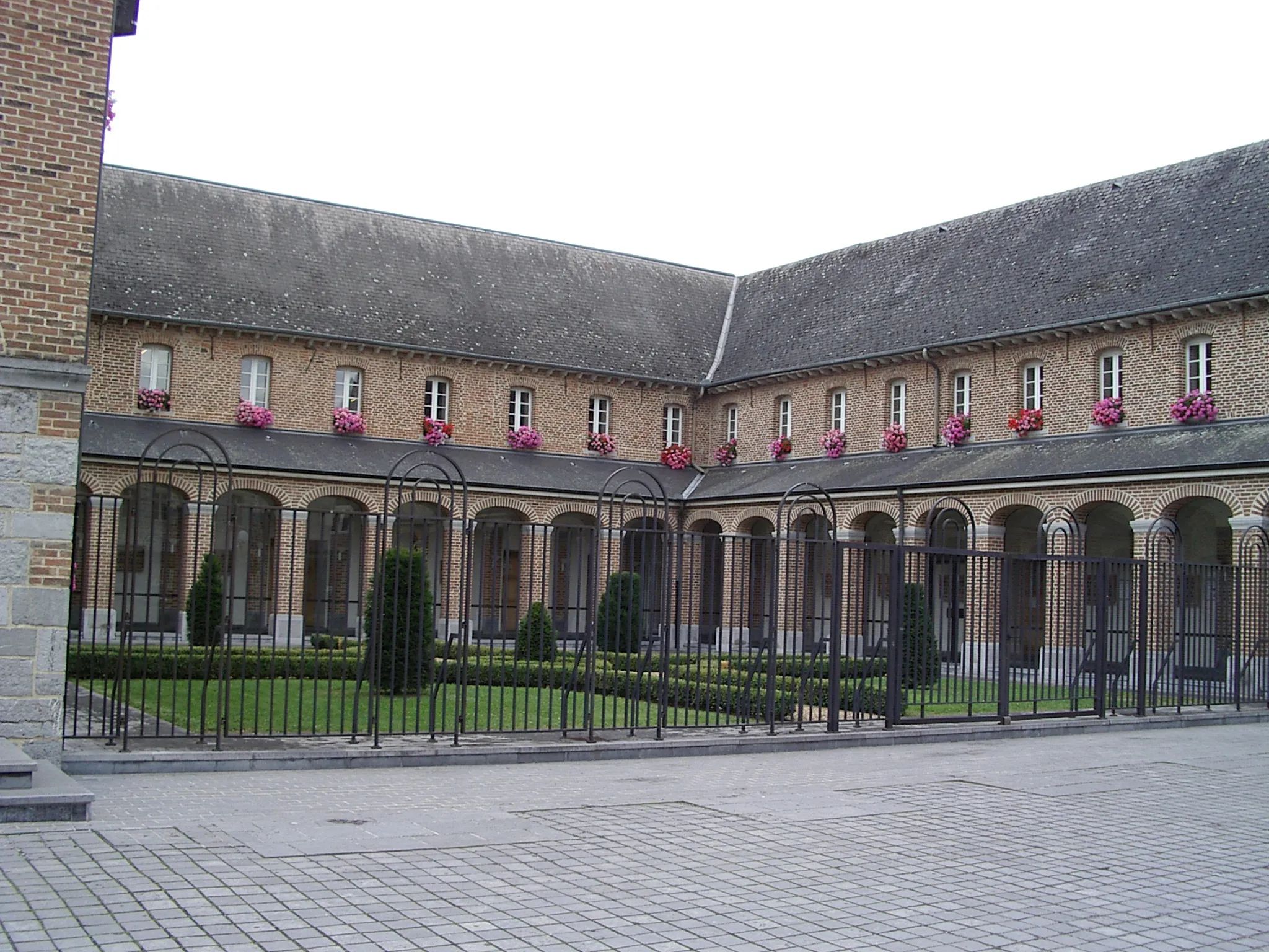 Photo showing: Le couvent des Récollectines est un couvent de religieuses de l'ordre des Récollets situé à Givet dans les Ardennes.