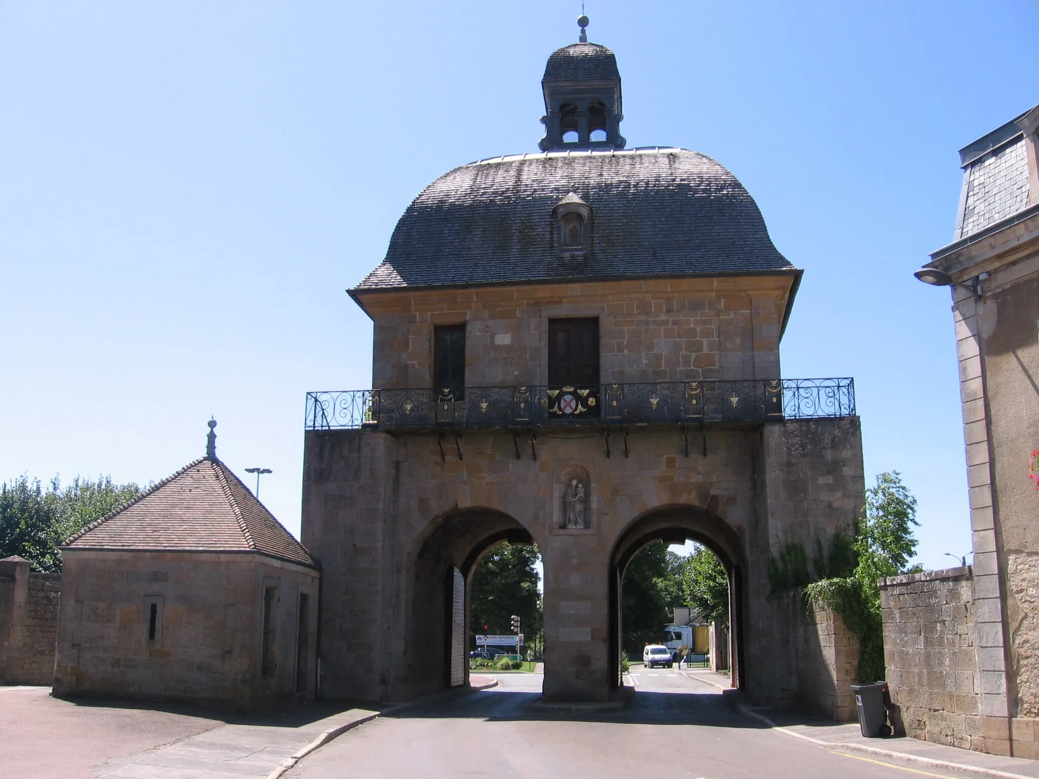 Photo showing: This building is classé au titre des monuments historiques de la France. It is indexed in the base Mérimée, a database of architectural heritage maintained by the French Ministry of Culture, under the reference PA00079125 .