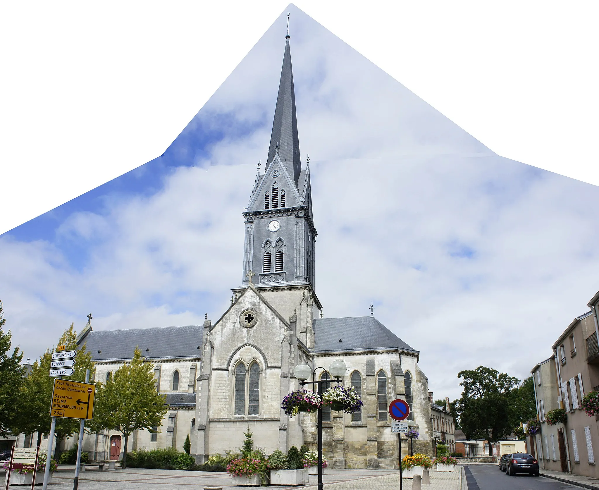 Photo showing: Vue de l'église de Mourmelon.