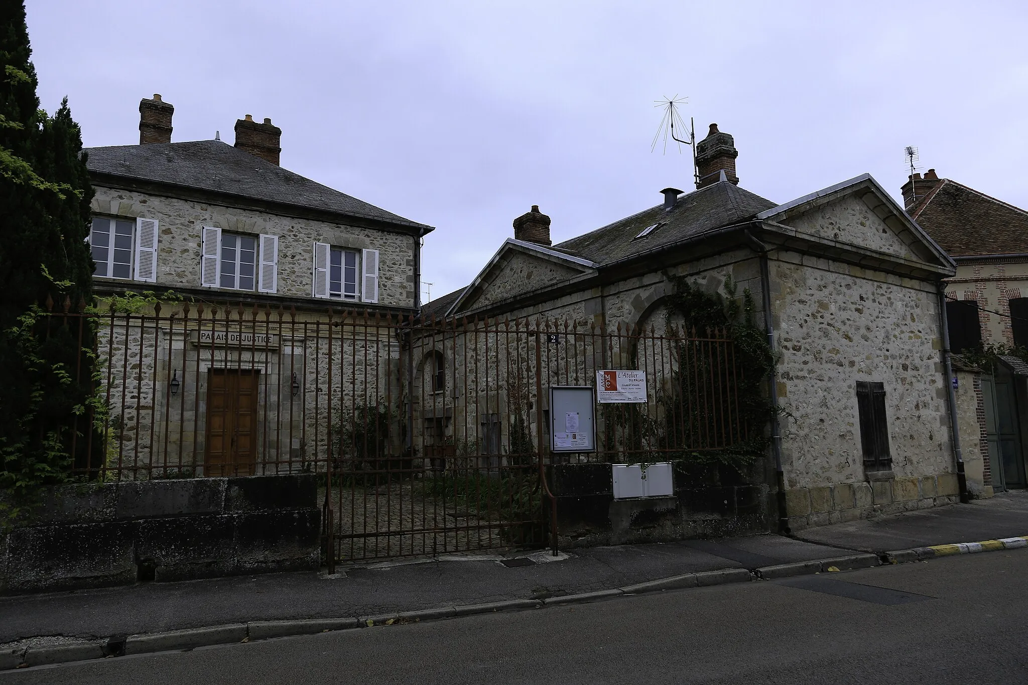 Photo showing: Ancien tribunal et prison de Nogent-sur-Seine