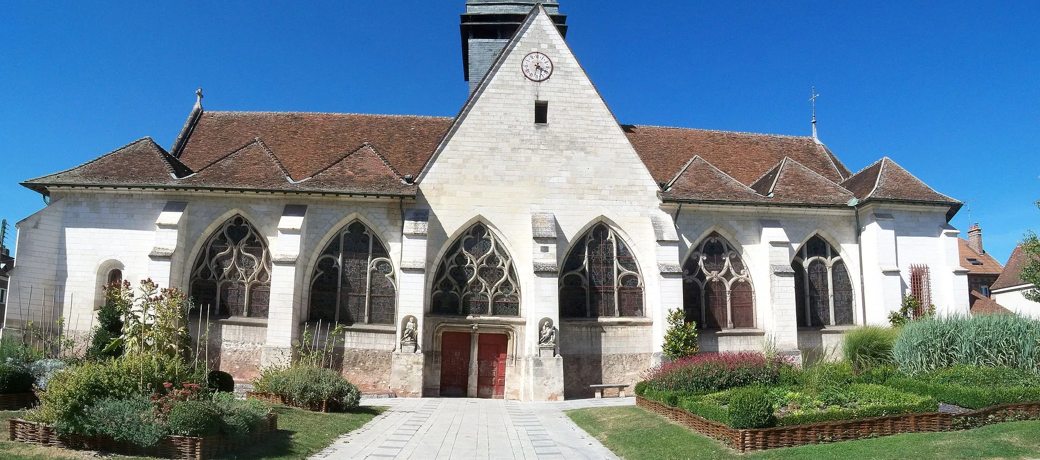 Photo showing: This building is indexed in the base Mérimée, a database of architectural heritage maintained by the French Ministry of Culture, under the reference PA00078232 .