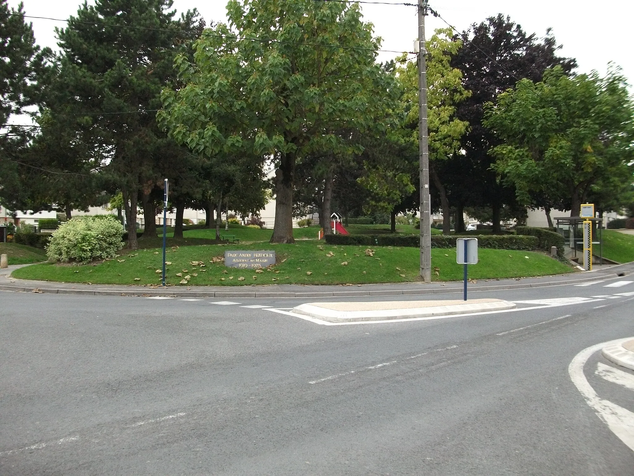 Photo showing: parc André Bridoux, avenue de Champigny à Tinqueux.