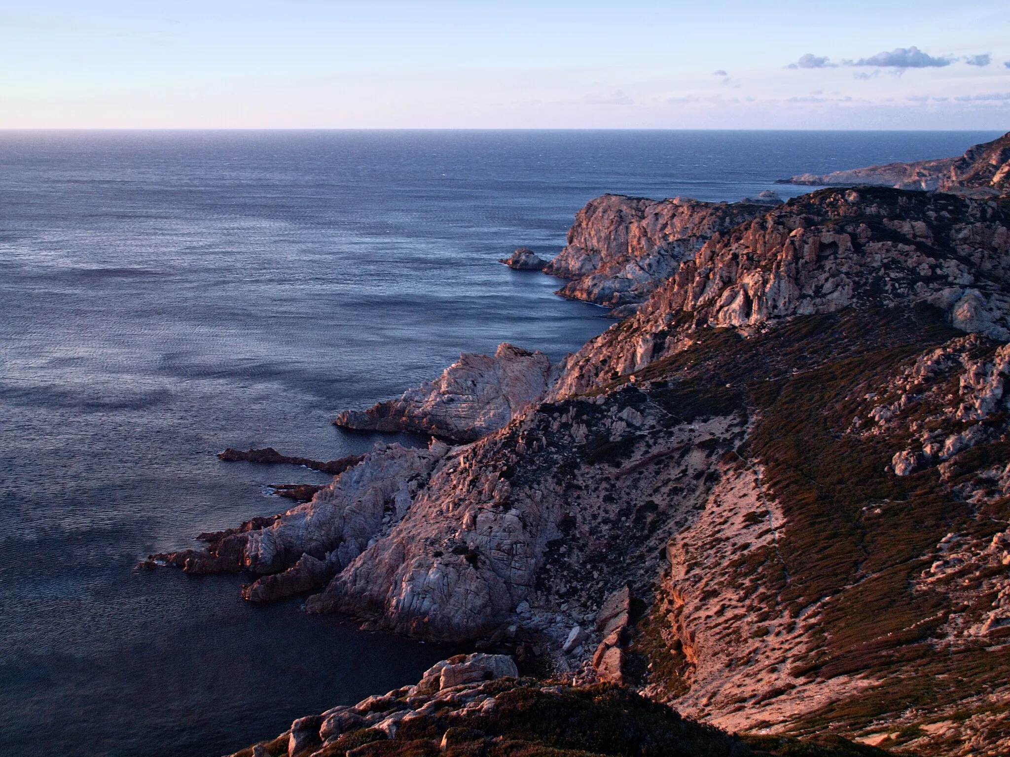 Photo showing: Calvi (Corse) - Côte Ouest de la presqu'île de la Revellata