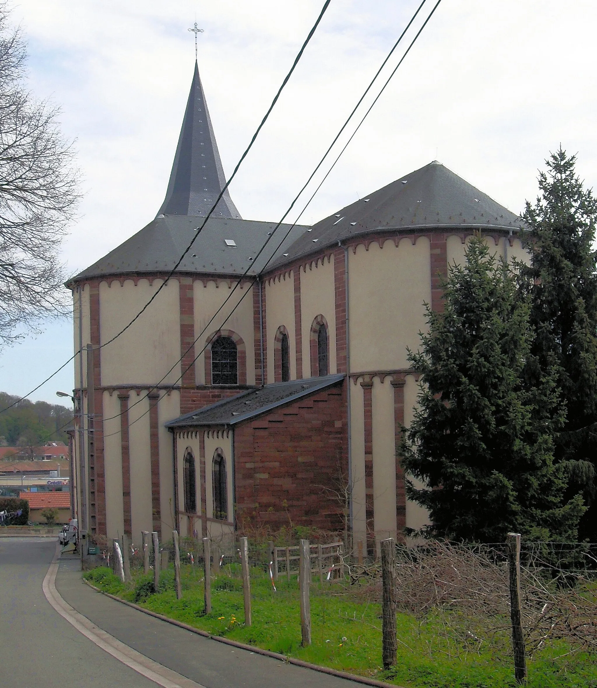 Photo showing: L'église Saint-Ambroise à Bavilliers, côté ouest