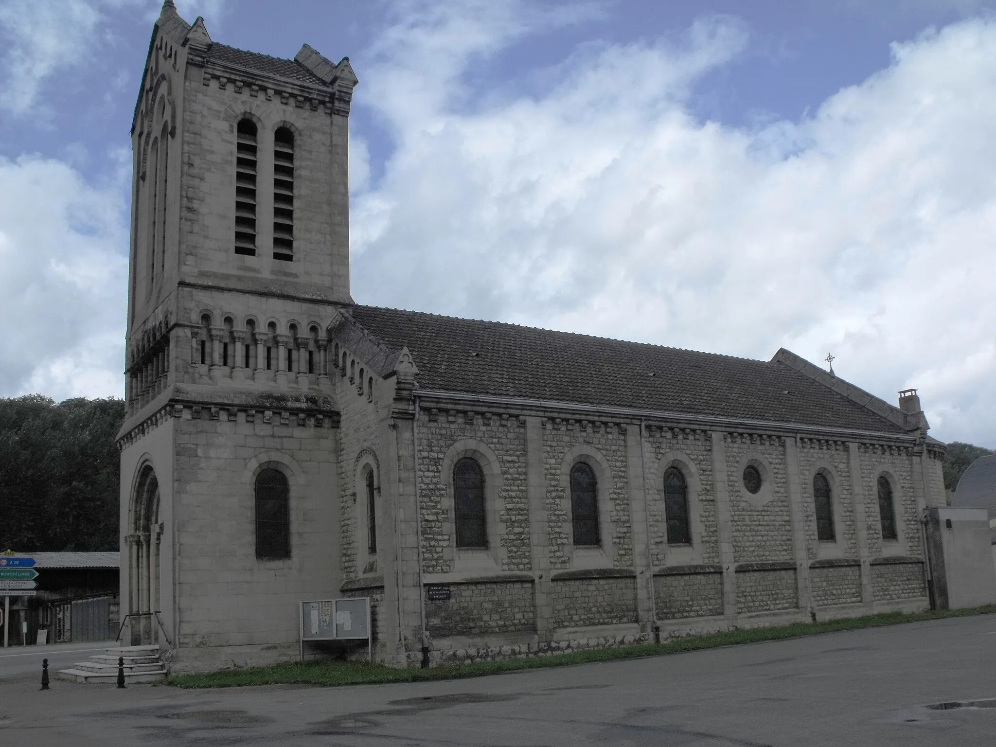 Photo showing: Eglise de Colombier-Fontaine, Doubs, France