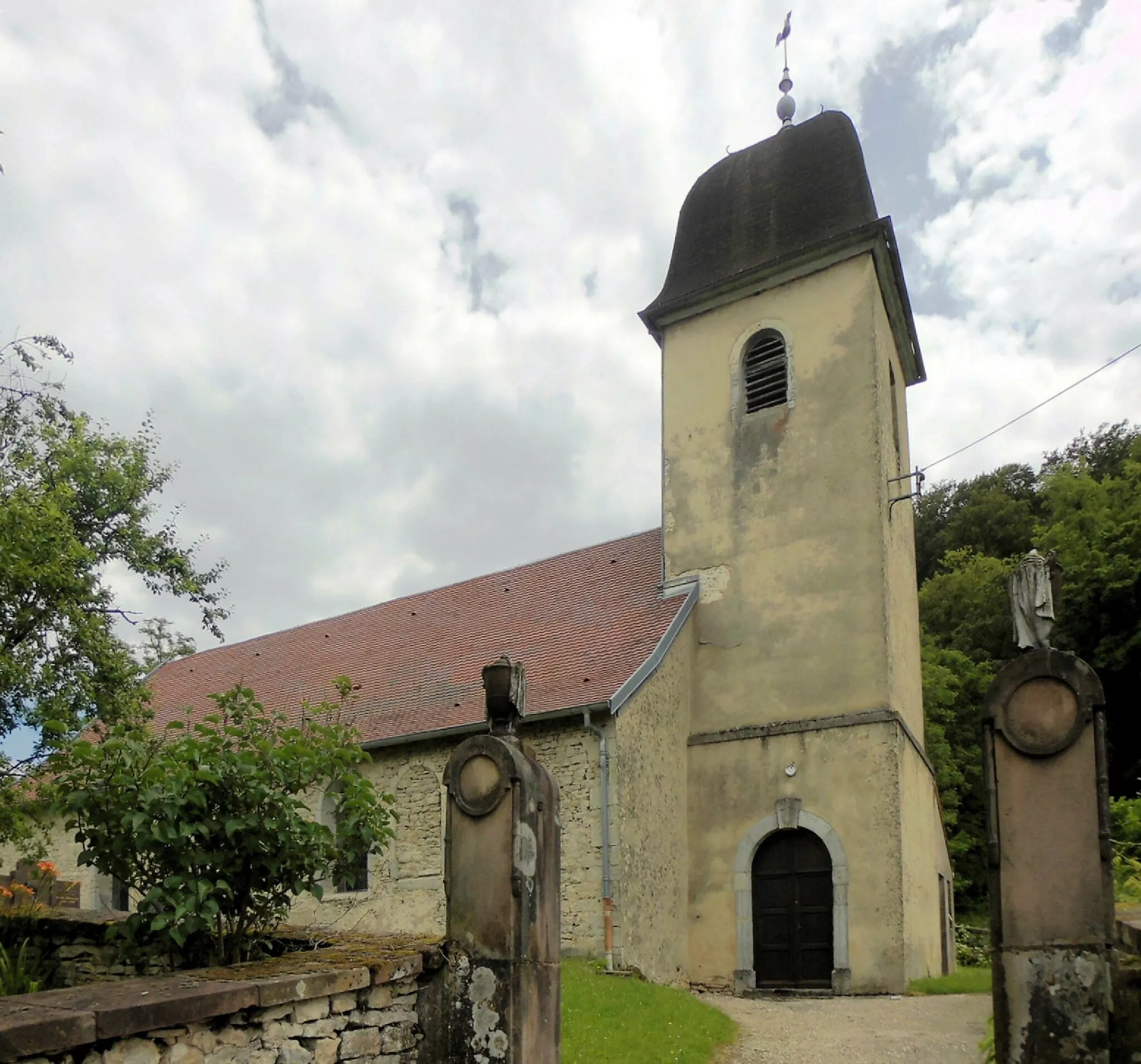 Photo showing: L'église protestante de Colombier-Fontaine, côté ouest