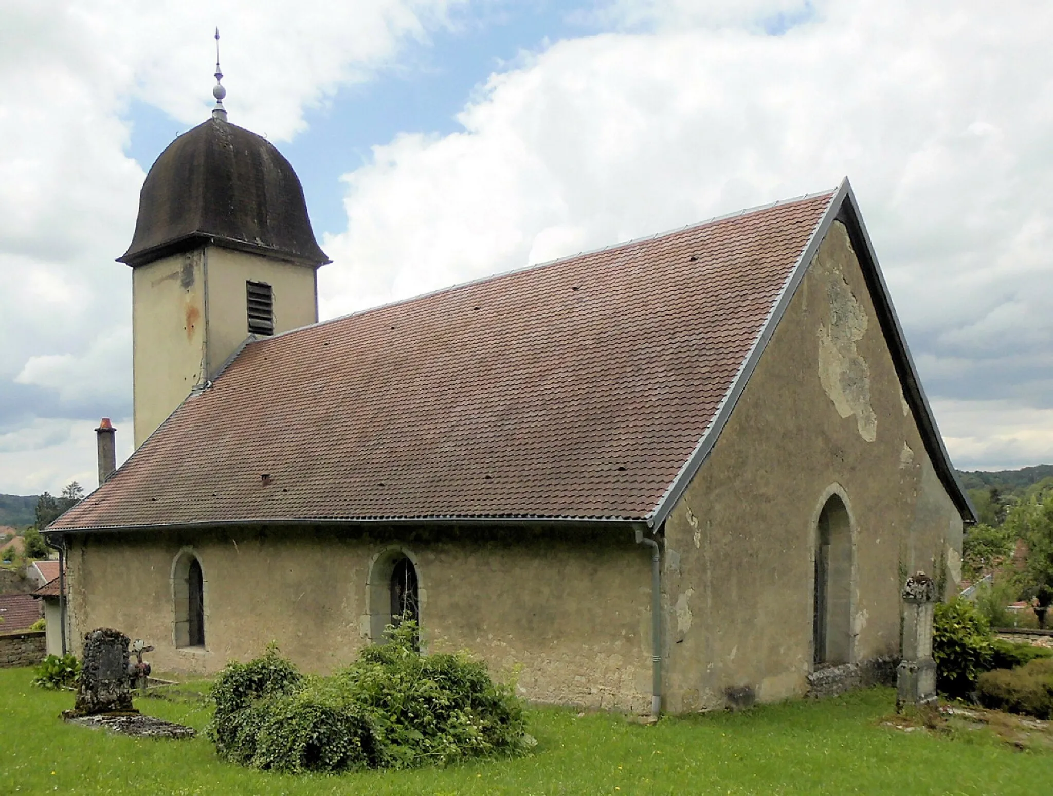 Photo showing: L'église protestante de Colombier-Fontaine, côté nord-est