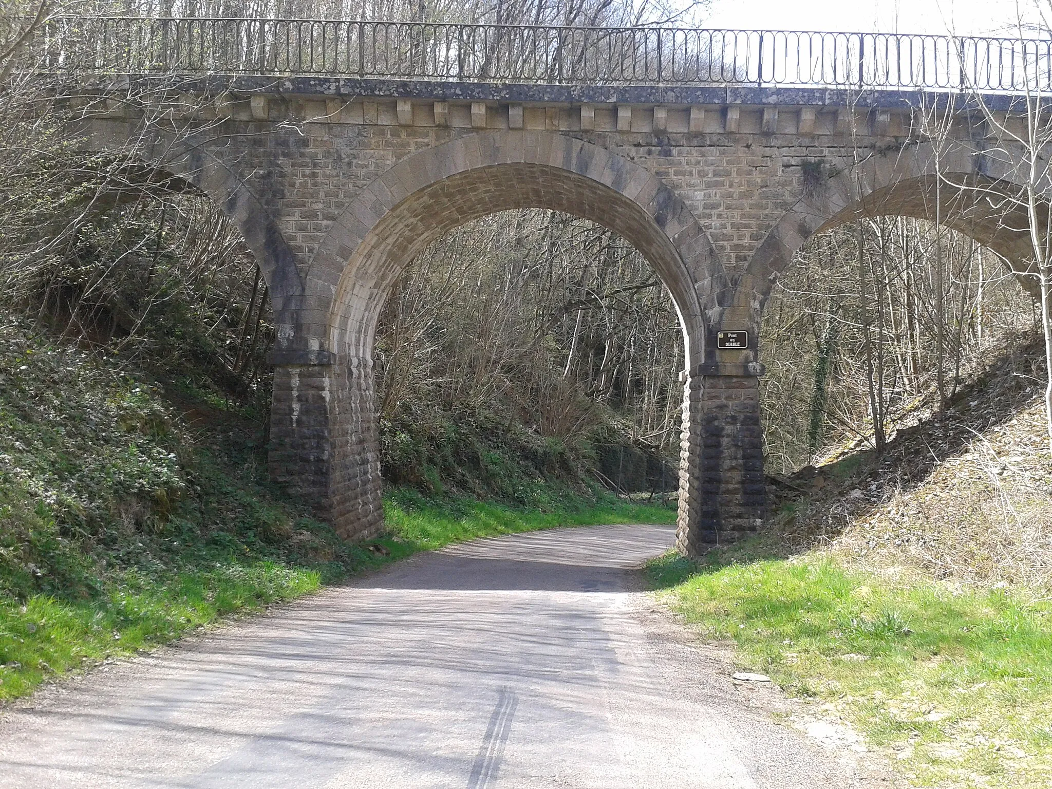 Photo showing: Le pont du diable d'Échenoz-la-Méline