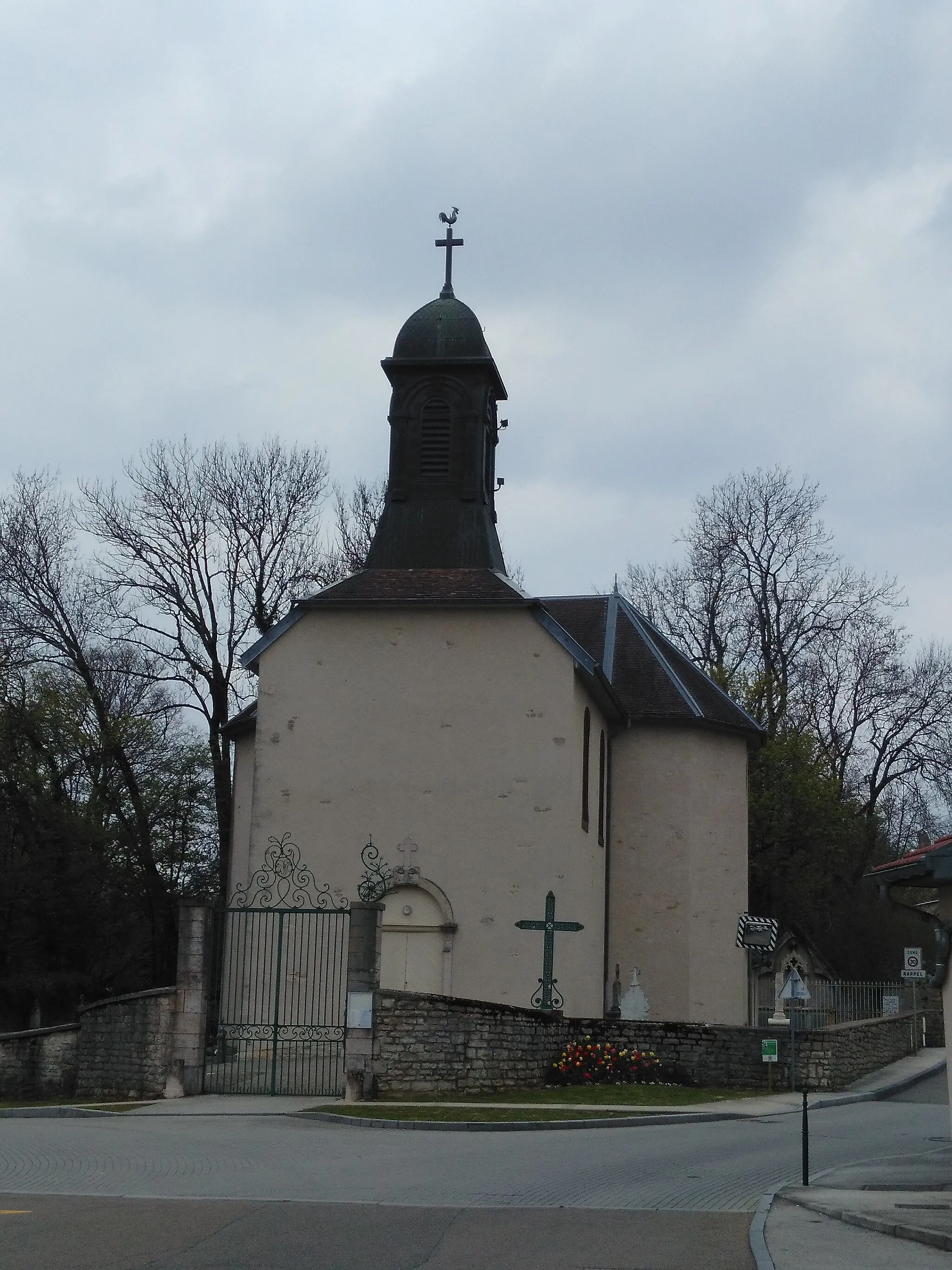 Photo showing: Église Saint Georges d'École-Valentin (1848), conçue par l'architecte Vieille. Le clocheton est conçu par l'architecte Dampenon en 1892-1893.