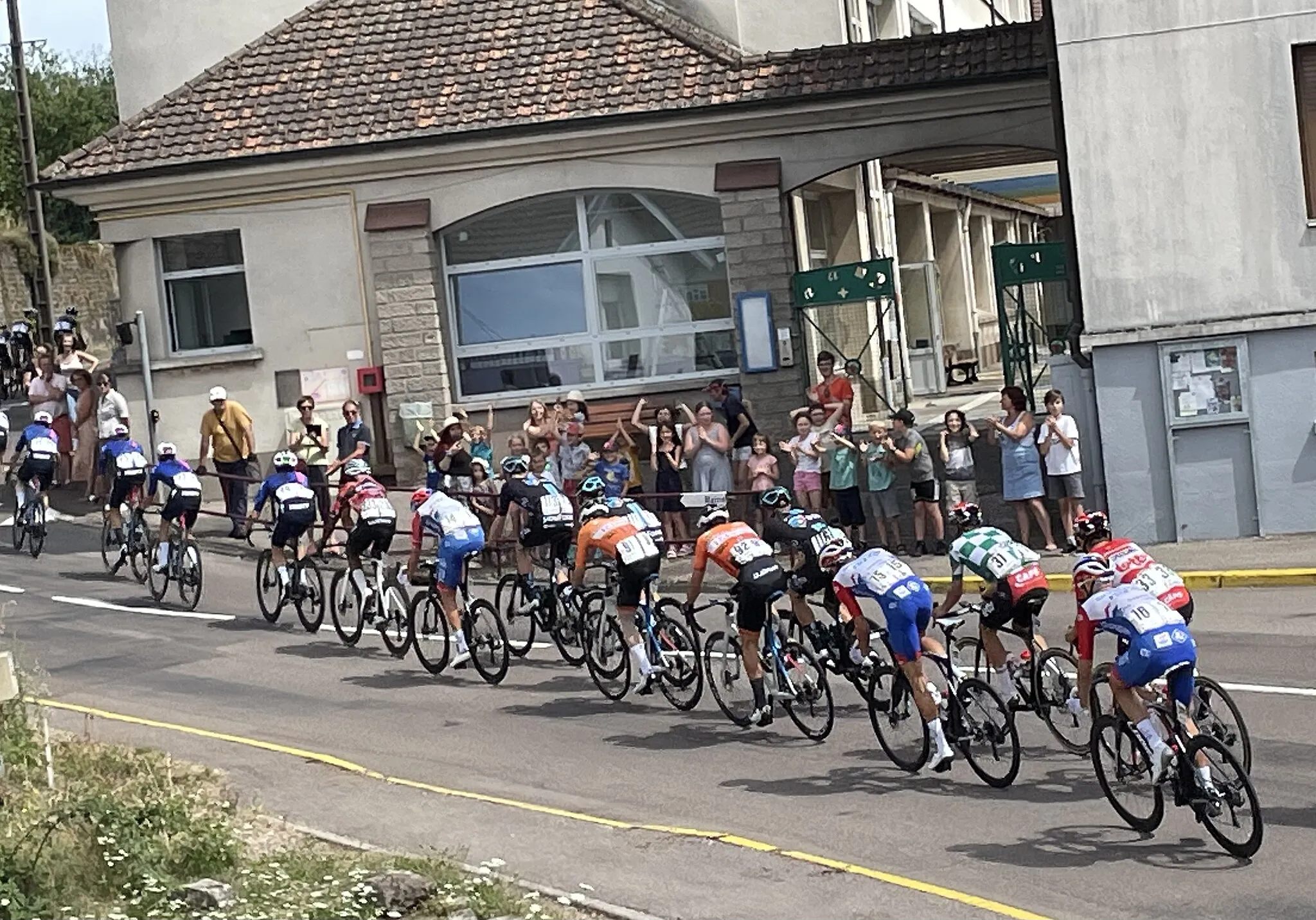 Photo showing: Passage de la troisième étape du Tour Alsace 2022 rue de Blanzey à Fougerolles-Saint-Valbert le 29 juillet 2022