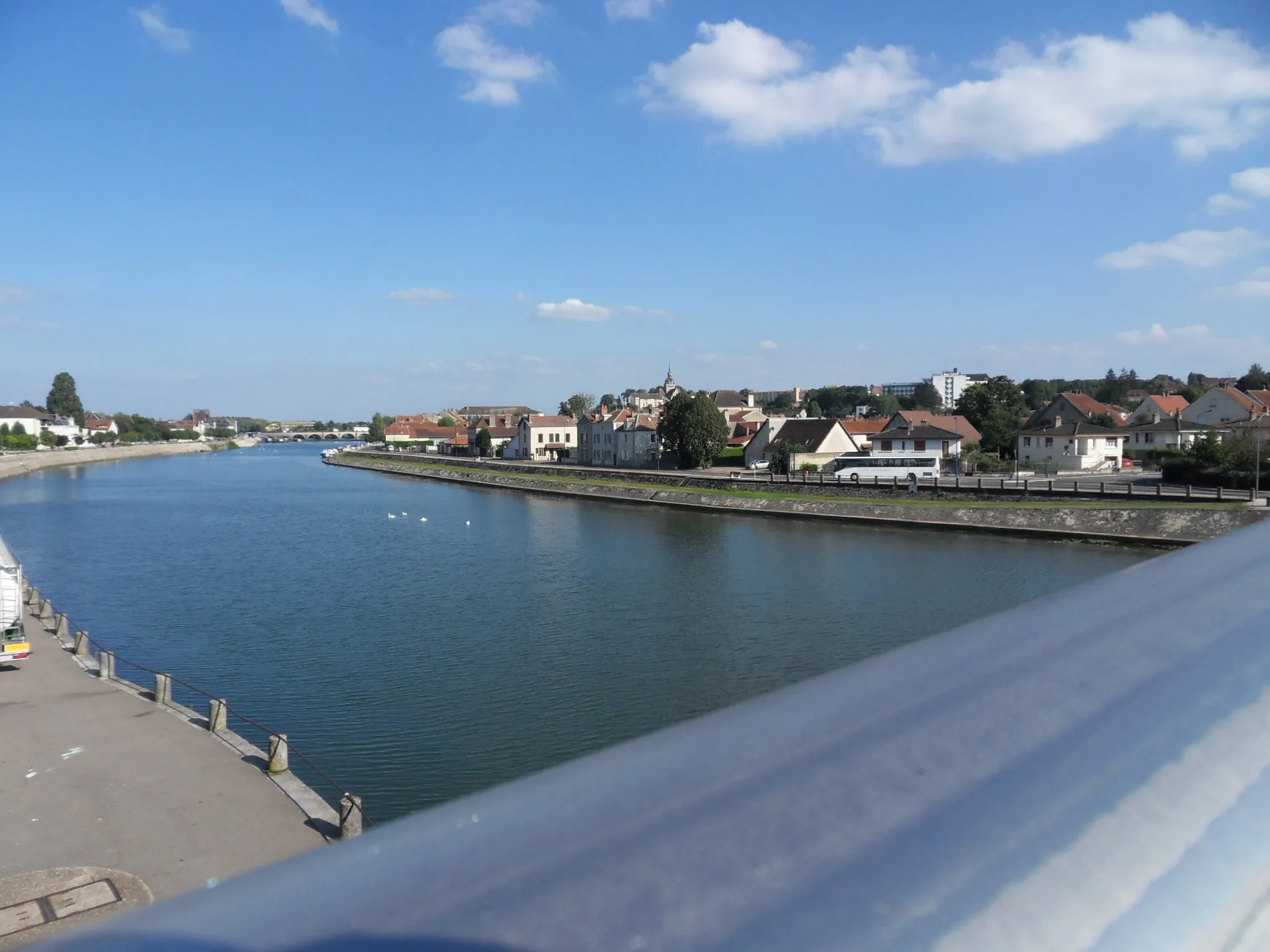 Photo showing: Vue de Gray (Haute-Saône) et de la Saône depuis le pont neuf