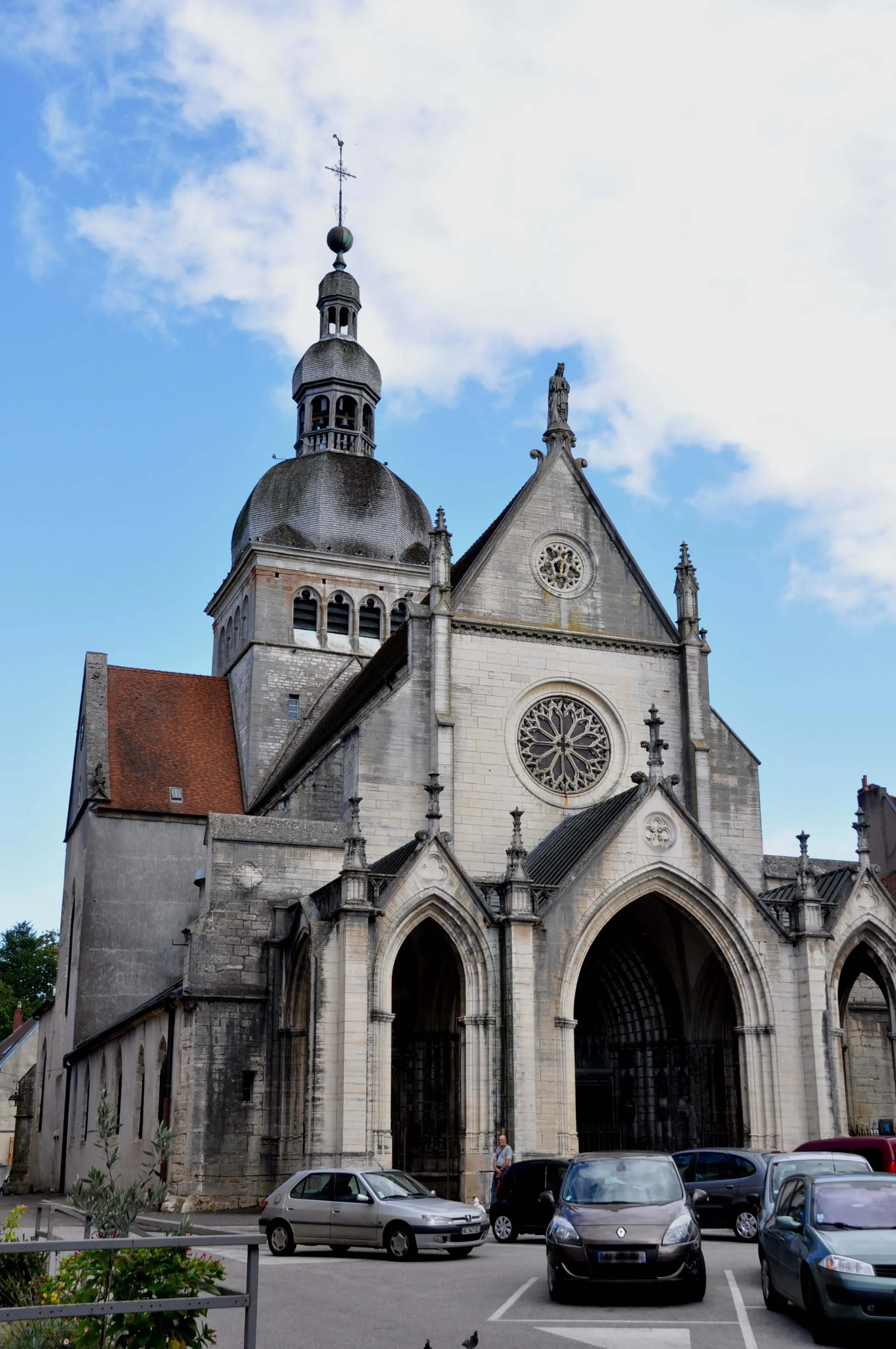 Photo showing: Gray - Basilique Notre-Dame