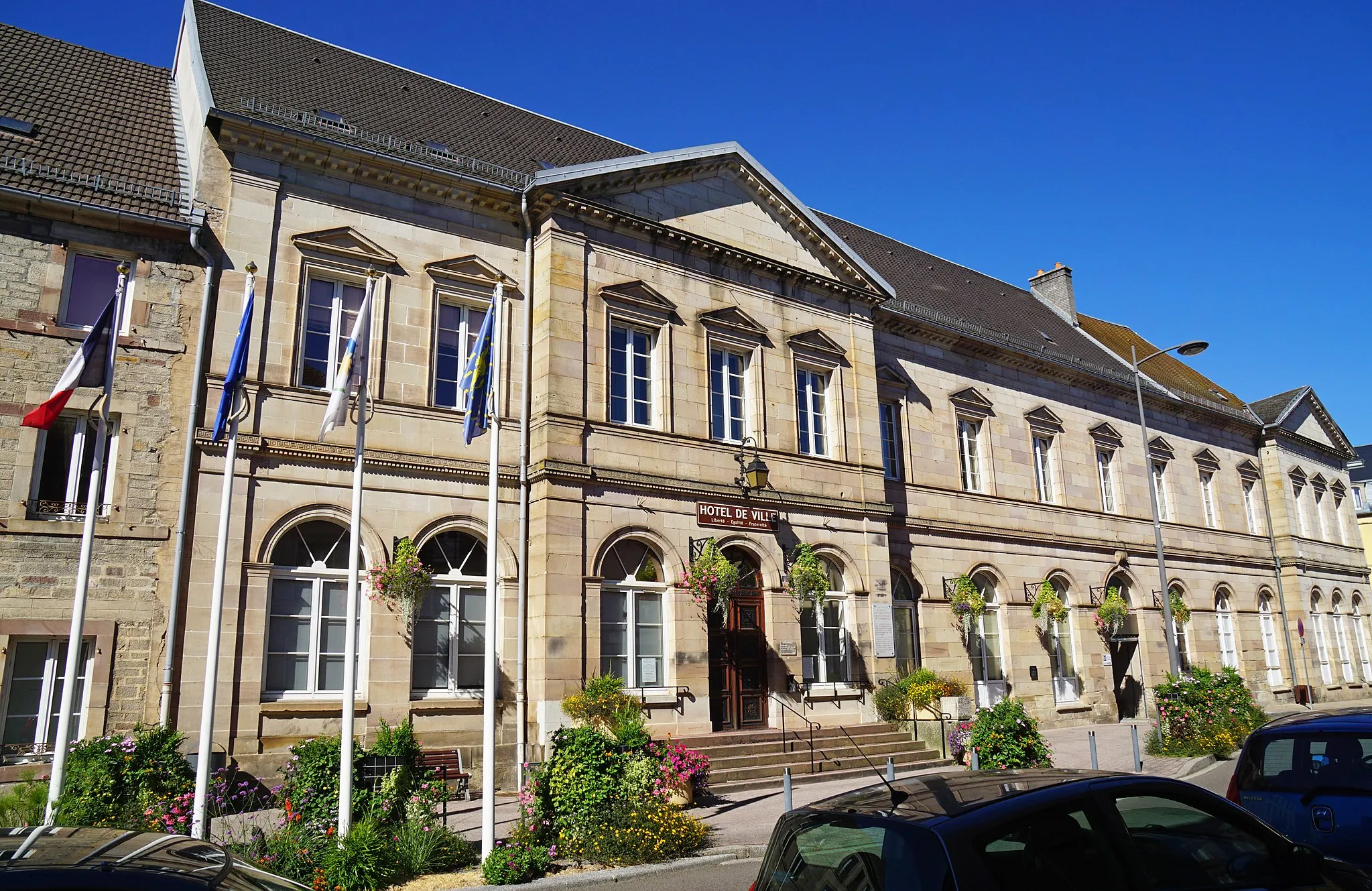 Photo showing: La mairie de Lure.