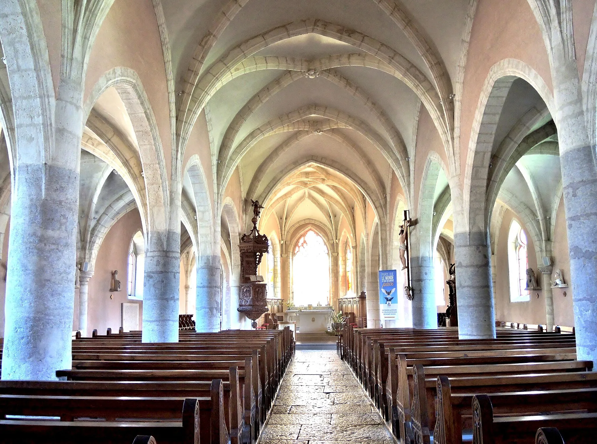 Photo showing: Nef de l'église d'Orchamps-Vennes. Doubs