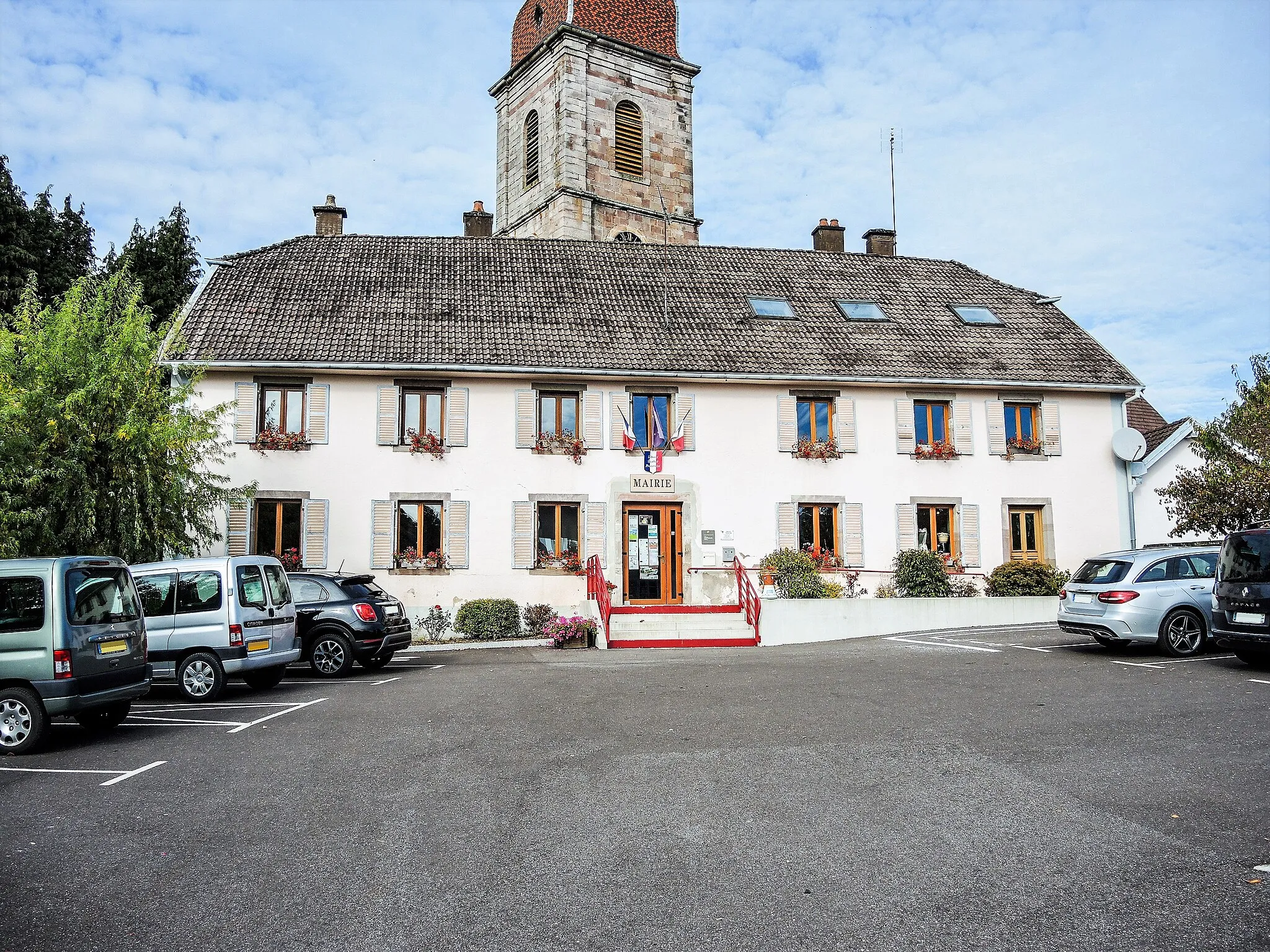 Photo showing: Façade de la mairie de Plancher-Bas. Haute-Saône.