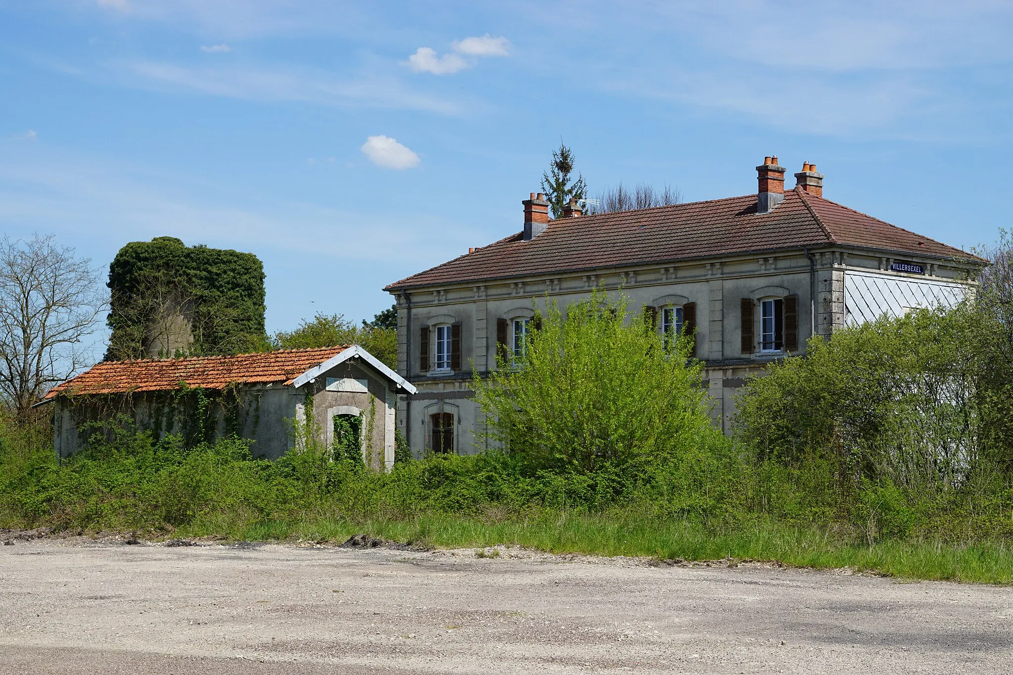 Photo showing: L'ancienne gare de Villersexel.