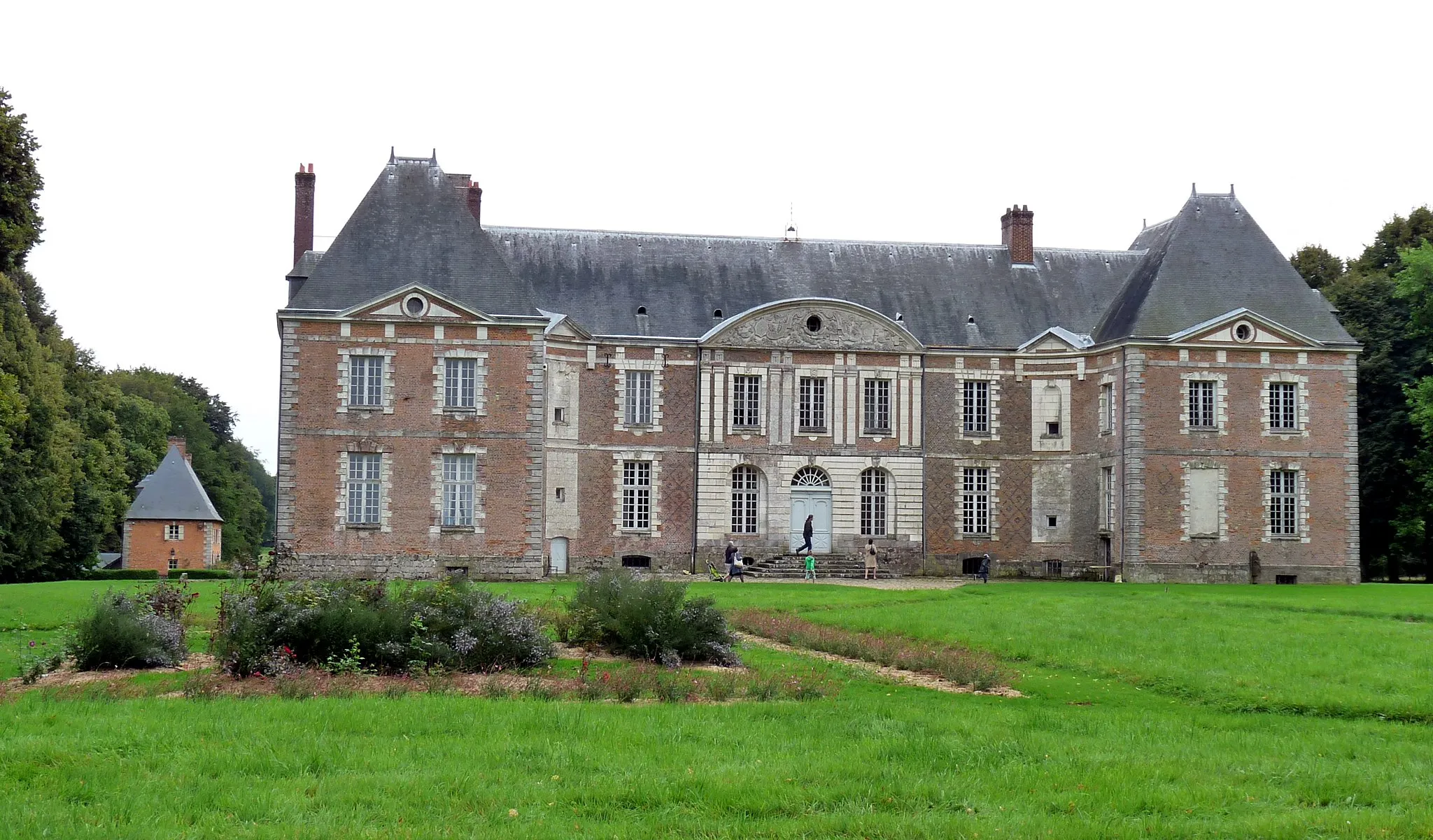 Photo showing: This building is indexed in the base Mérimée, a database of architectural heritage maintained by the French Ministry of Culture, under the reference PA00100548 .