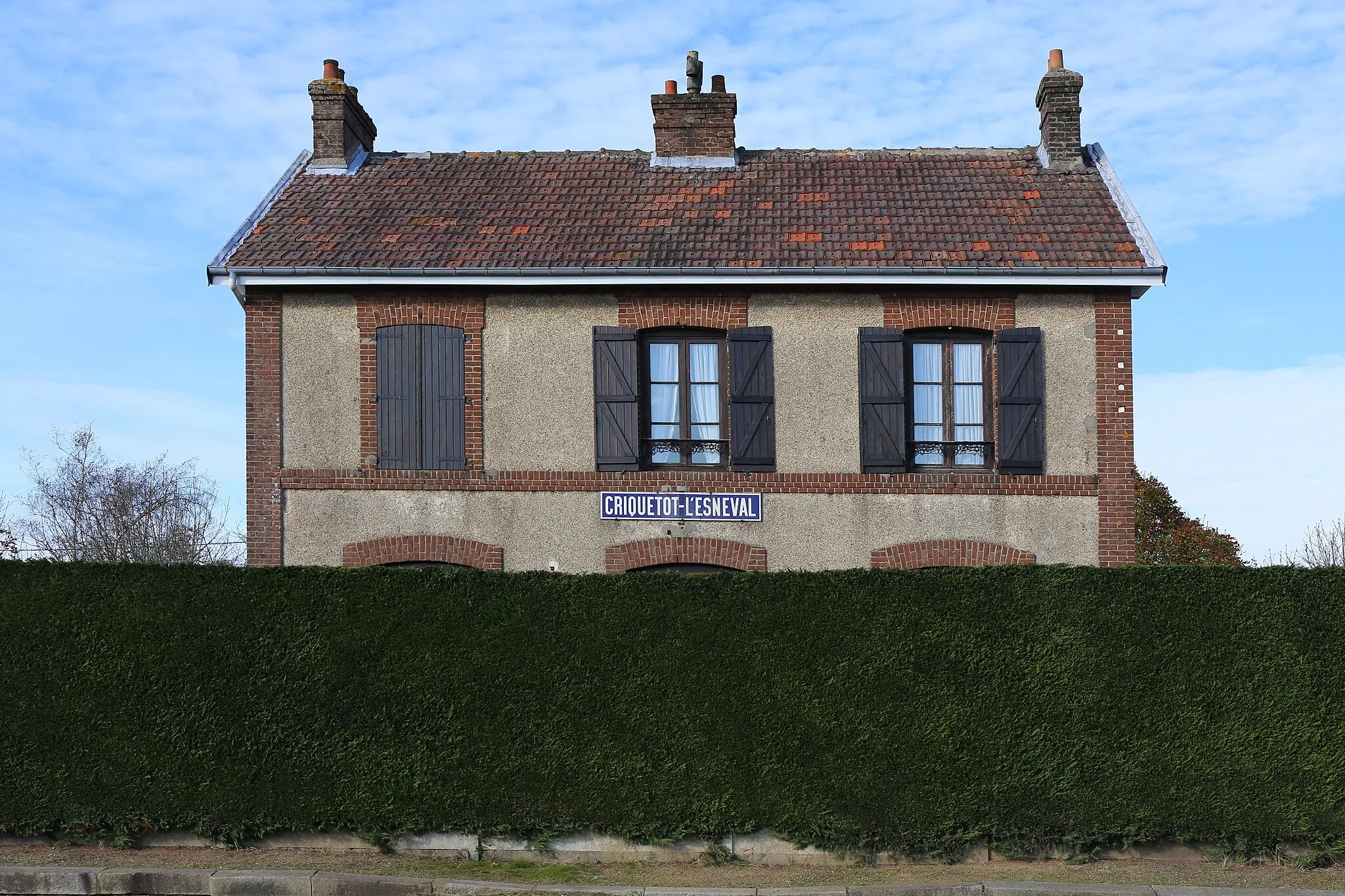 Photo showing: Ancienne gare de Criquetot-l'Esneval sur la ligne du Havre-Graville à Tourville-les-Ifs.