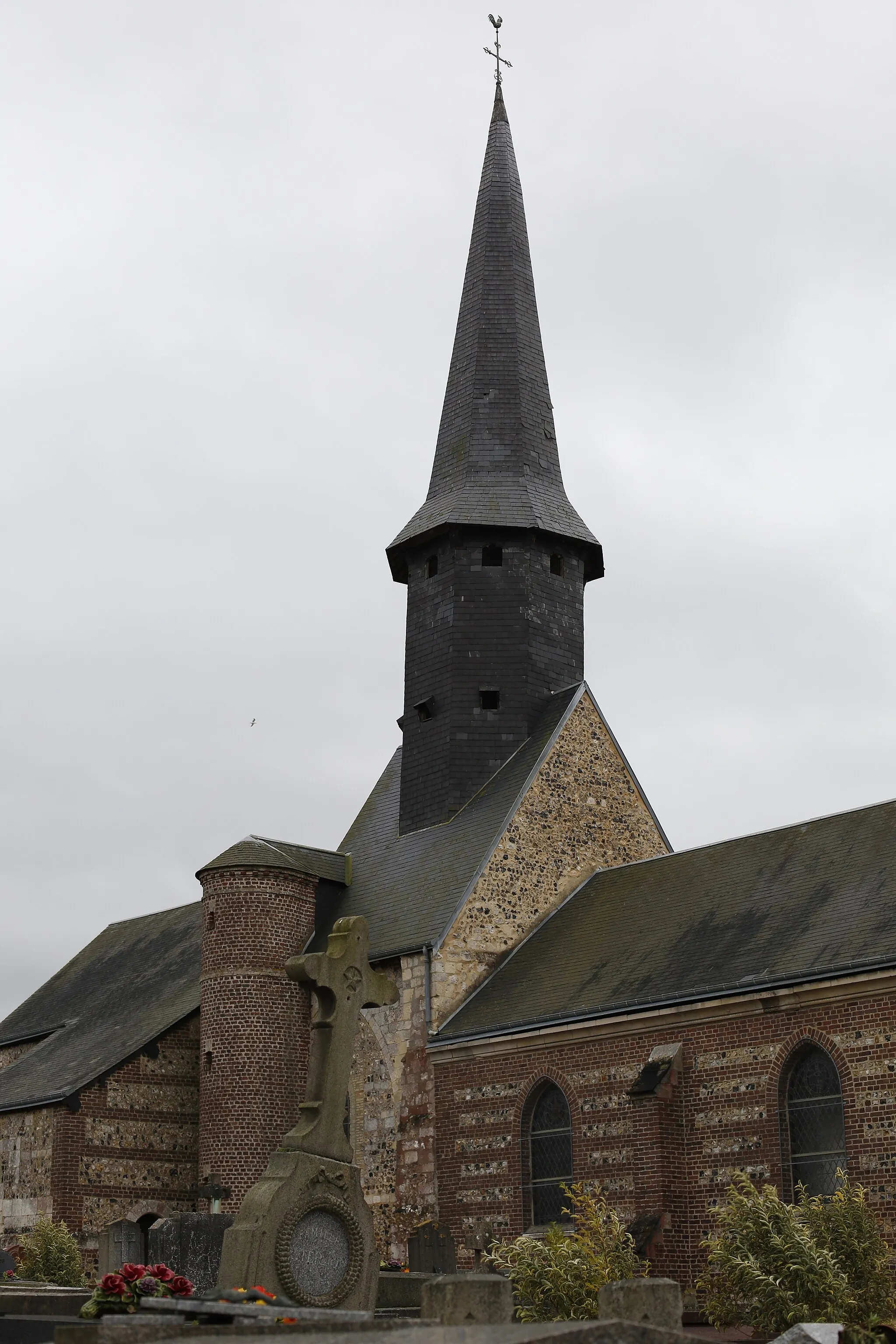 Photo showing: Church of Épouville.