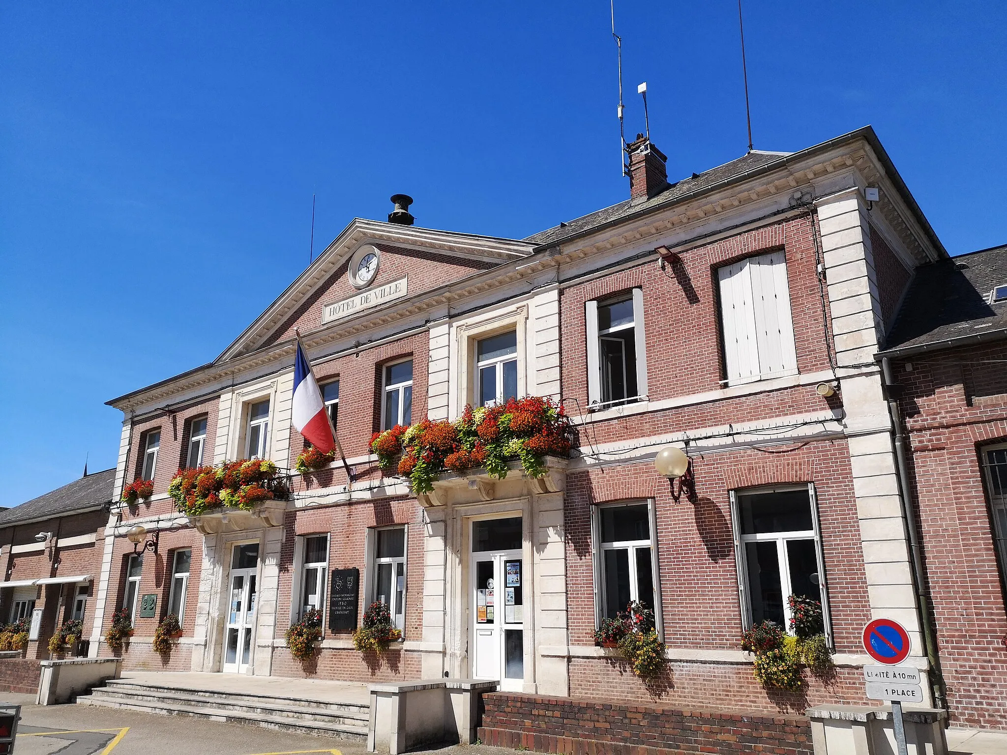 Photo showing: Mairie de Fauville-en-Caux / commune déléguée de Terres-de-Caux