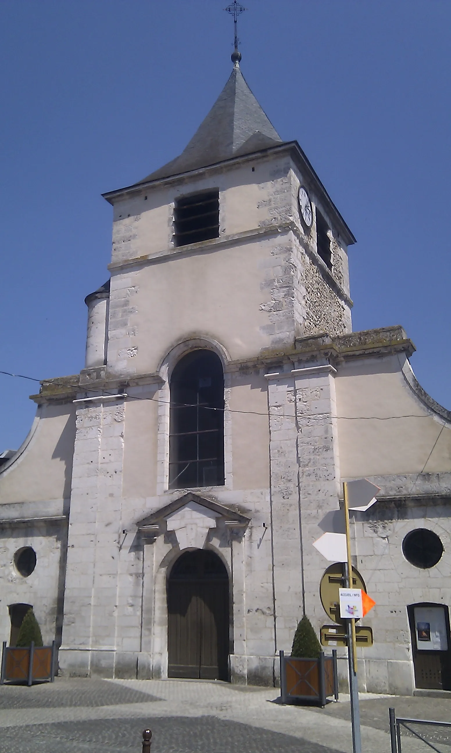 Photo showing: Church of Gaillon.