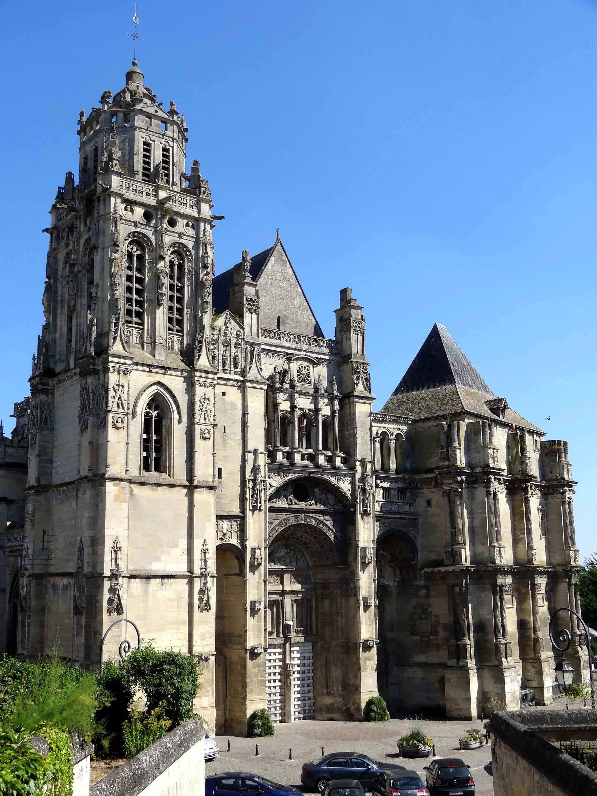 Photo showing: Collégiale Saint-Gervais-Saint-Protais - voir titre.