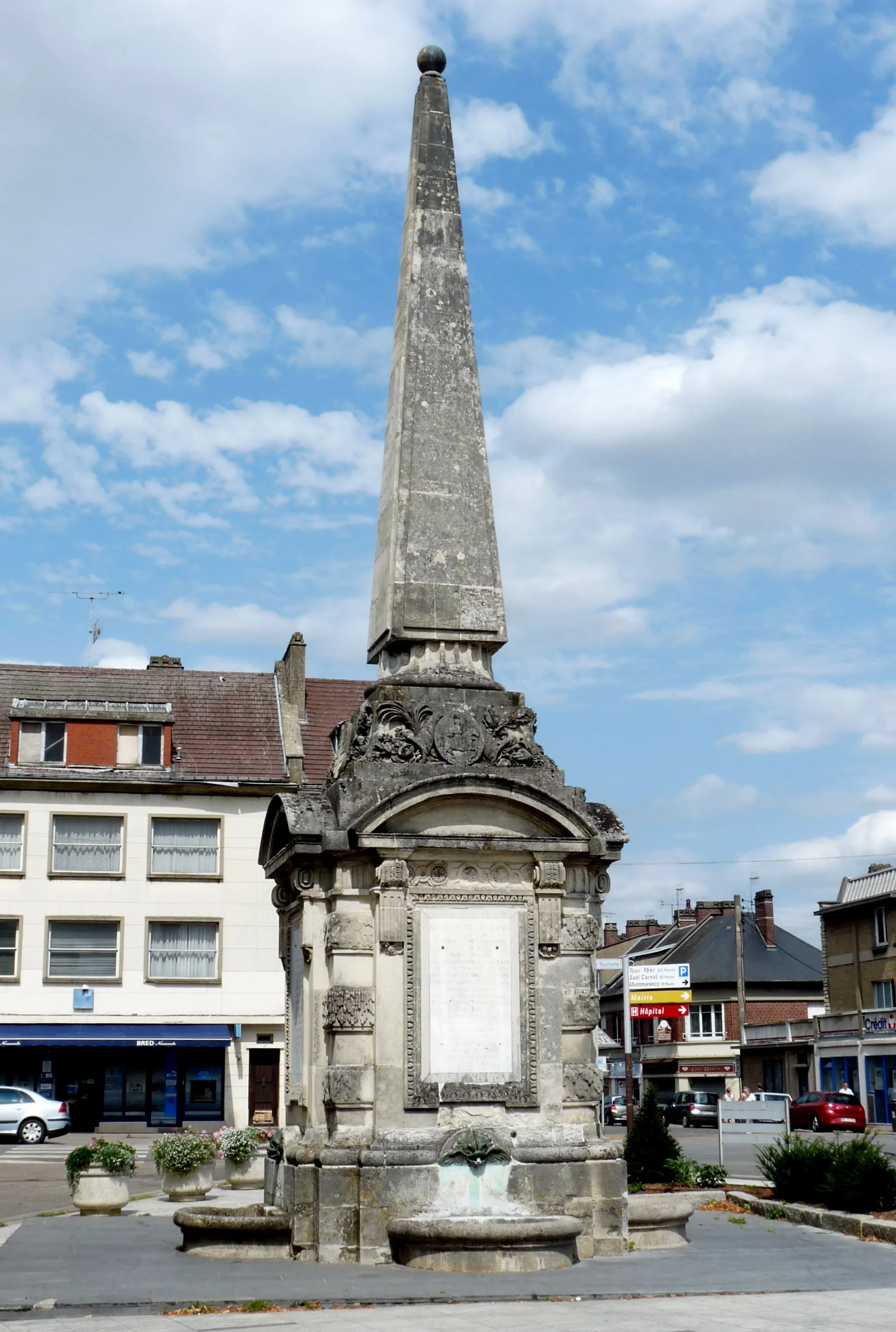 Photo showing: Fontaine pyramidale de Gournay-en-Bray