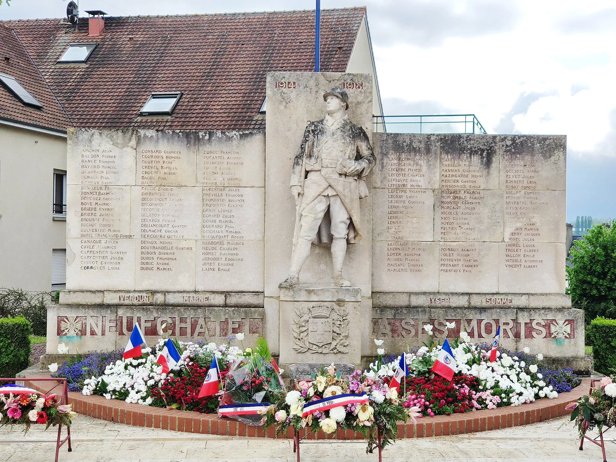 Photo showing: Neufchâtel-en-Bray - Monument aux morts