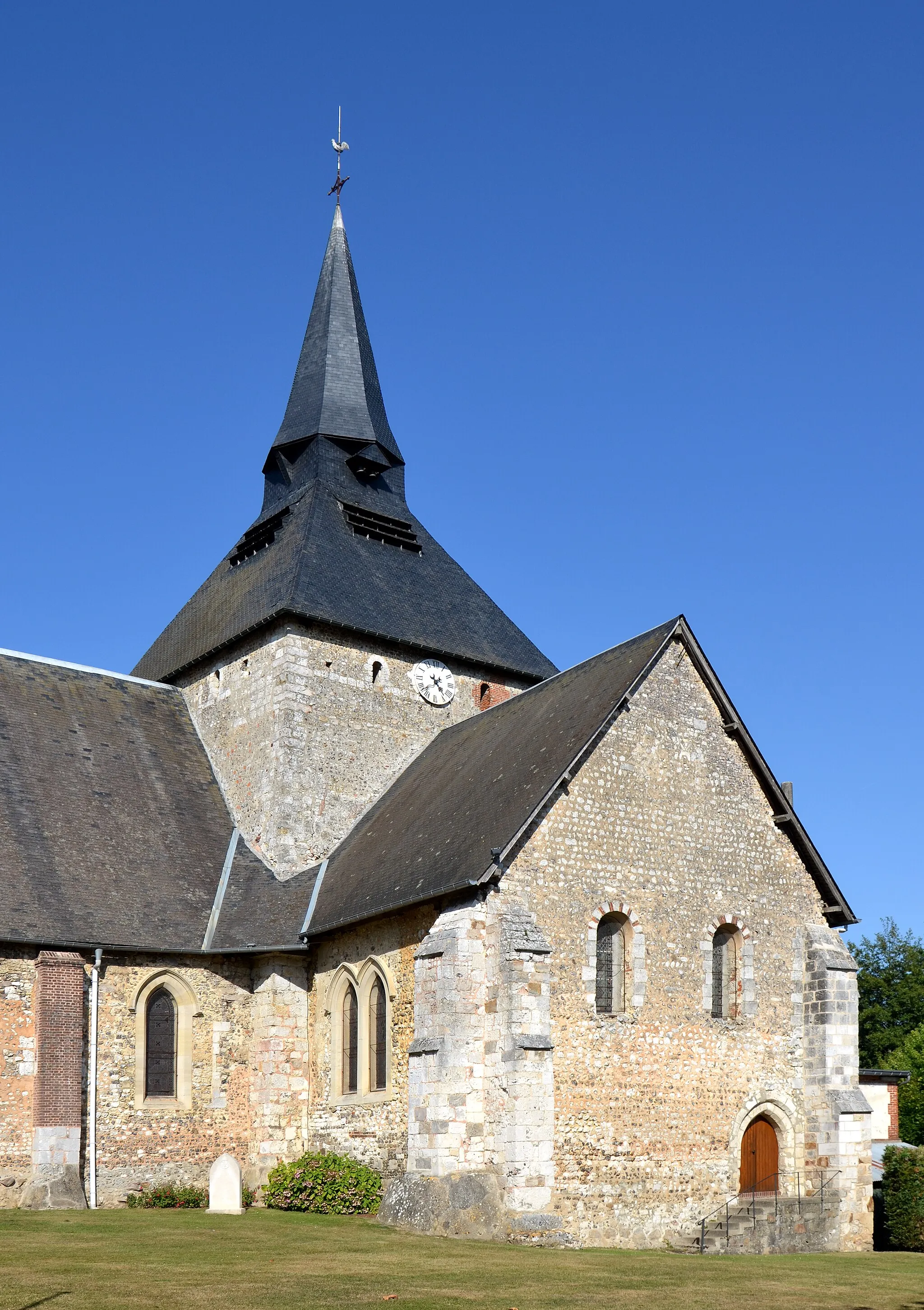 Photo showing: church St-Etienne in Perriers-sur-Andelle, Eure, Normandy, France
