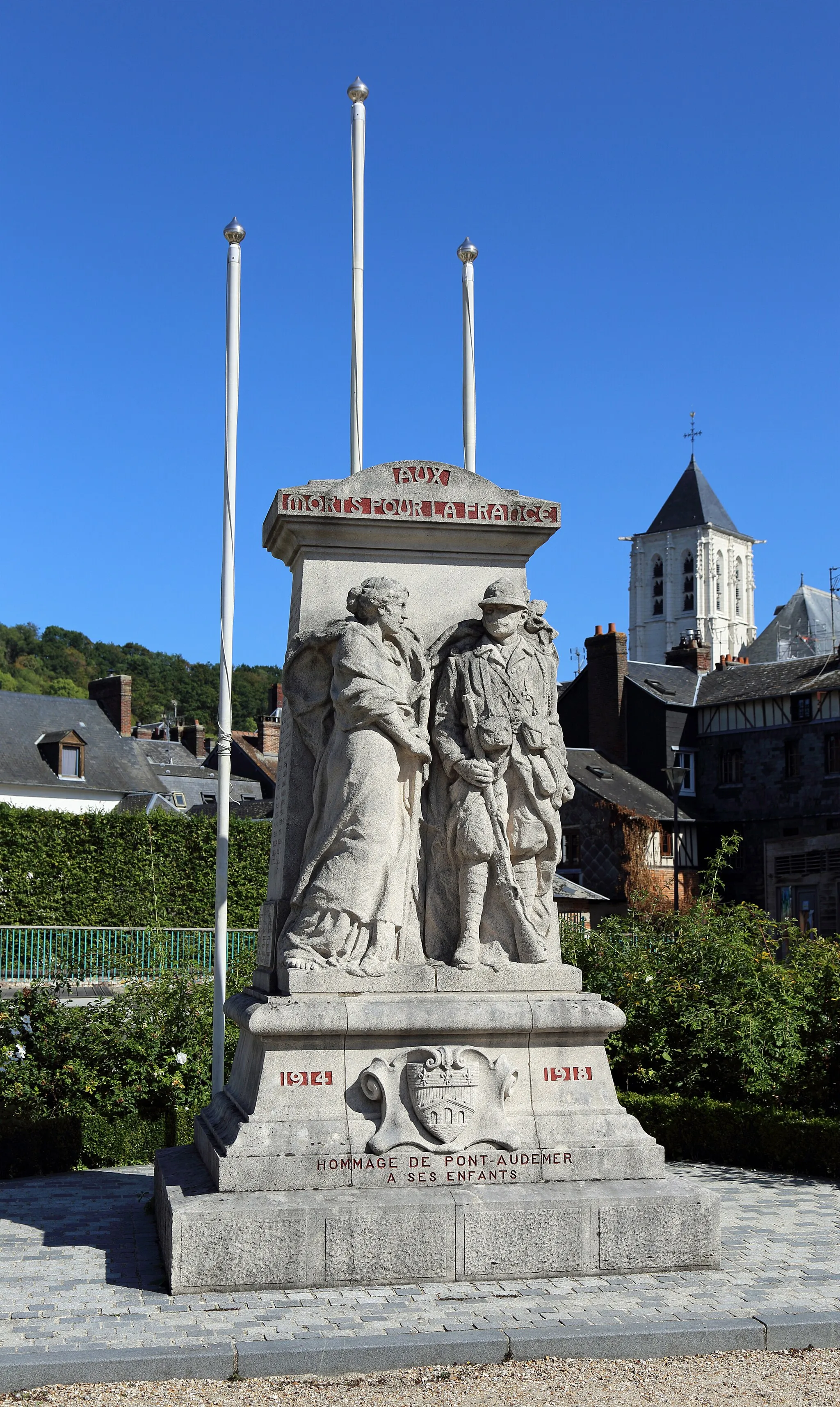 Photo showing: Pont-Audemer (Eure department, France): war memorial