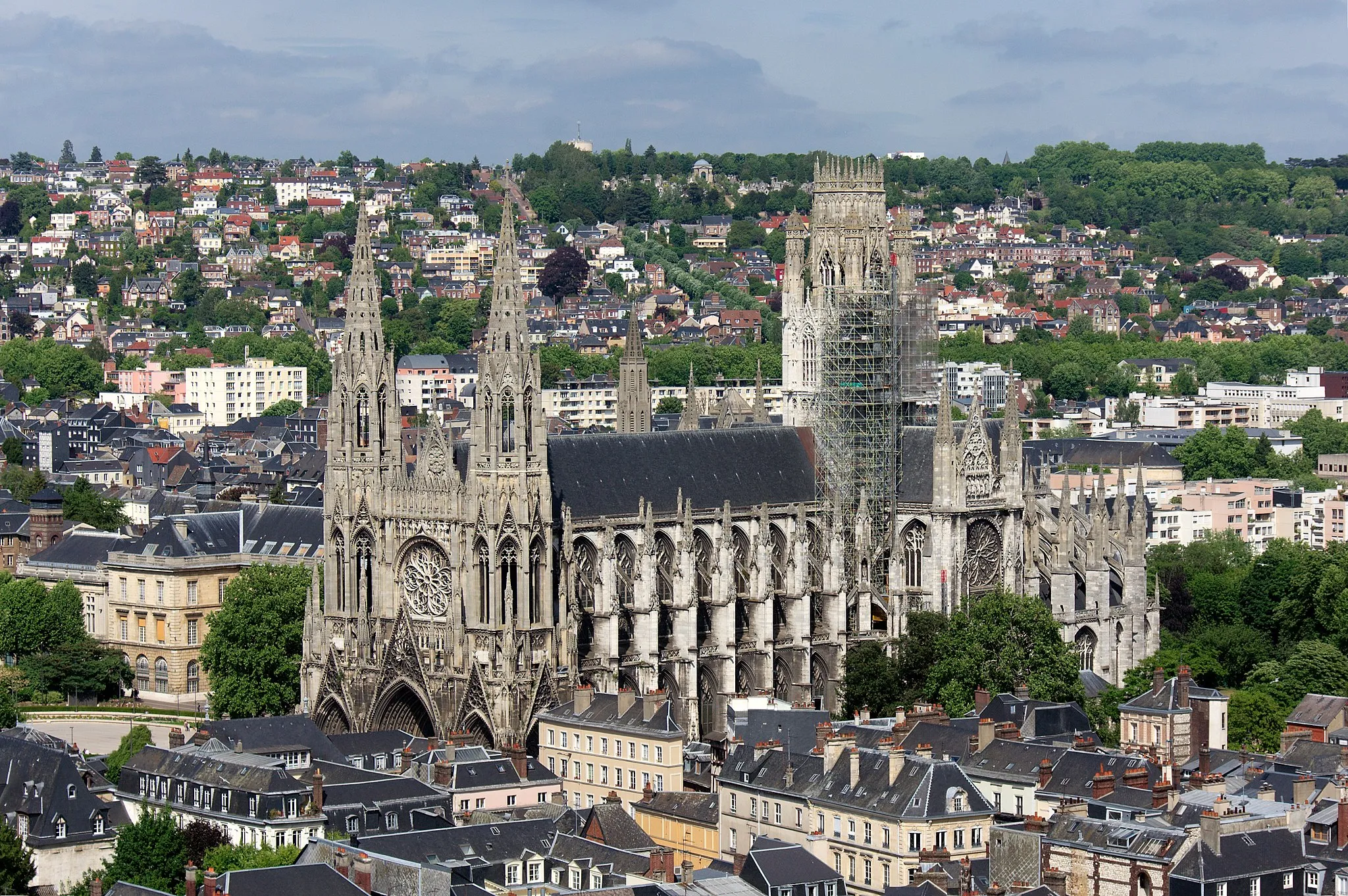 Photo showing: Abbatiale Saint-Ouen vue depuis la cathédrale Notre-Dame de Rouen