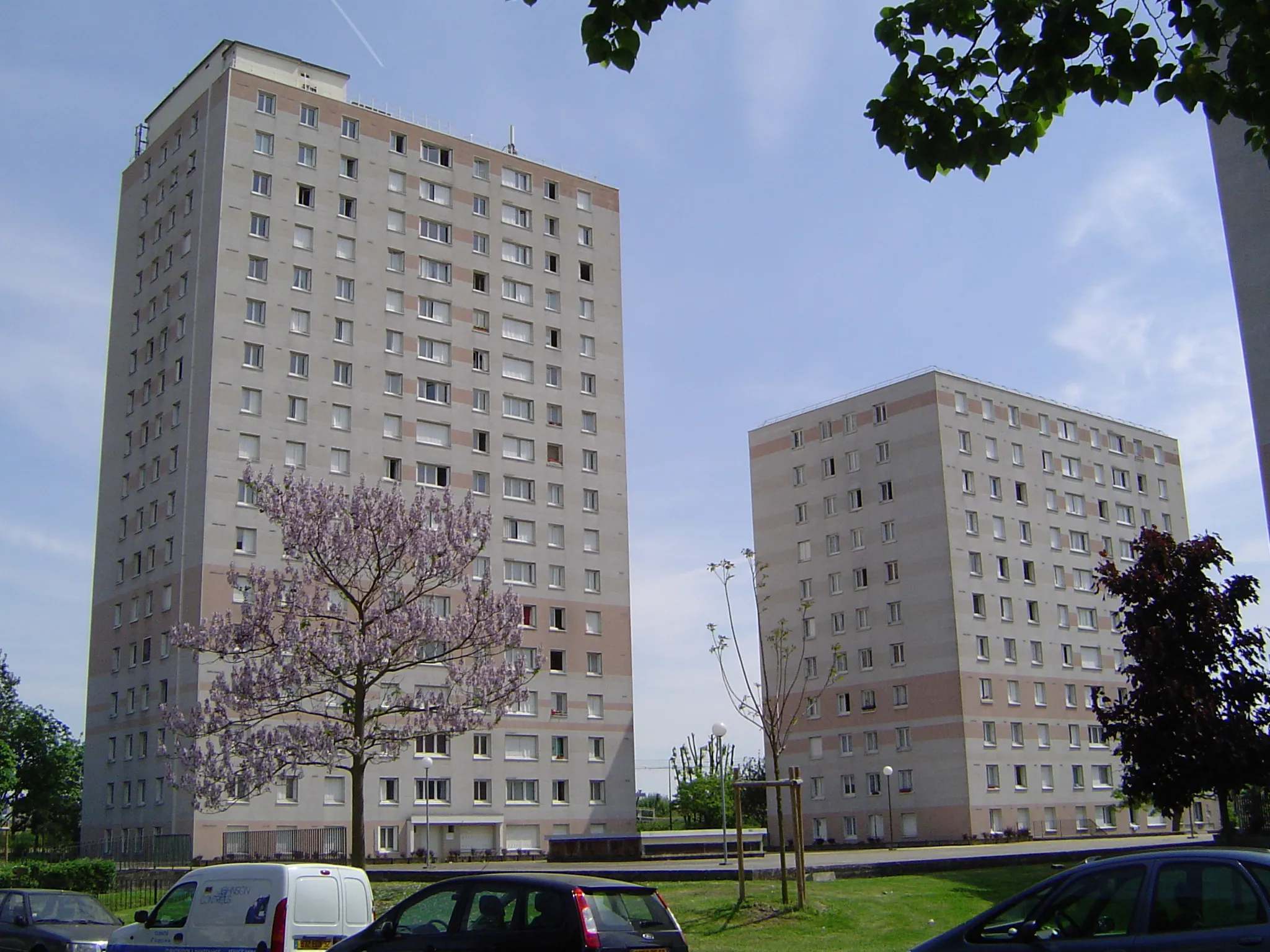 Photo showing: Grands immeubles à Antony