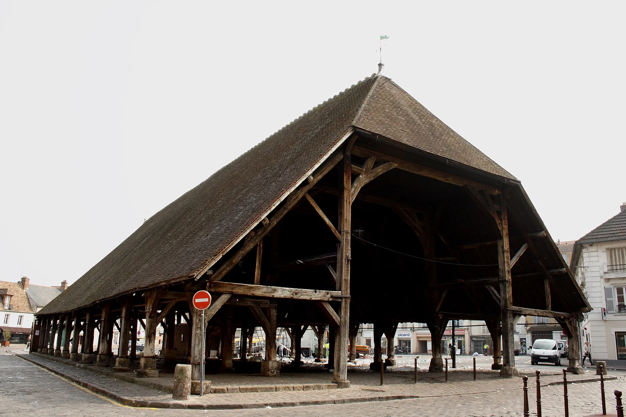 Photo showing: Markthalle in Arpajon im Département Essonne (Île-de-France), von 1470