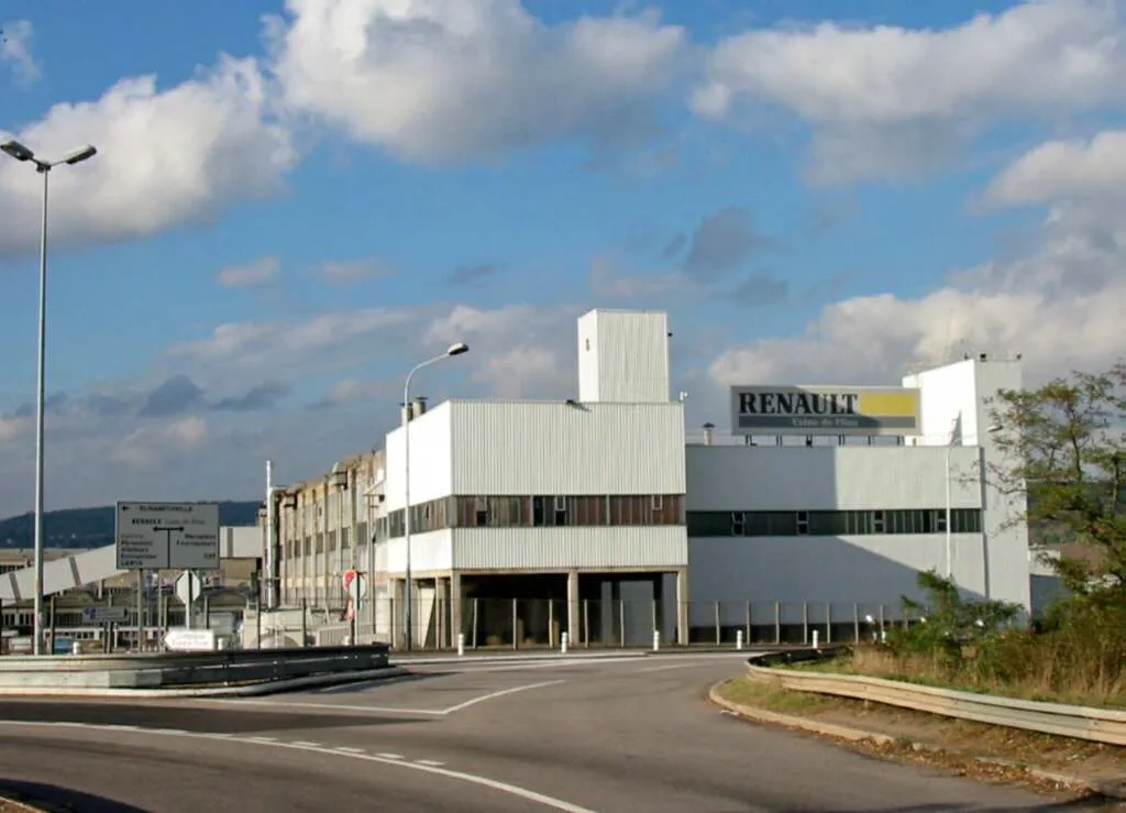 Photo showing: Aubergenville (Yvelines), vue des usines Renault Photo JH Mora, octobre 2005
fr:Catégorie:Image d'Aubergenville